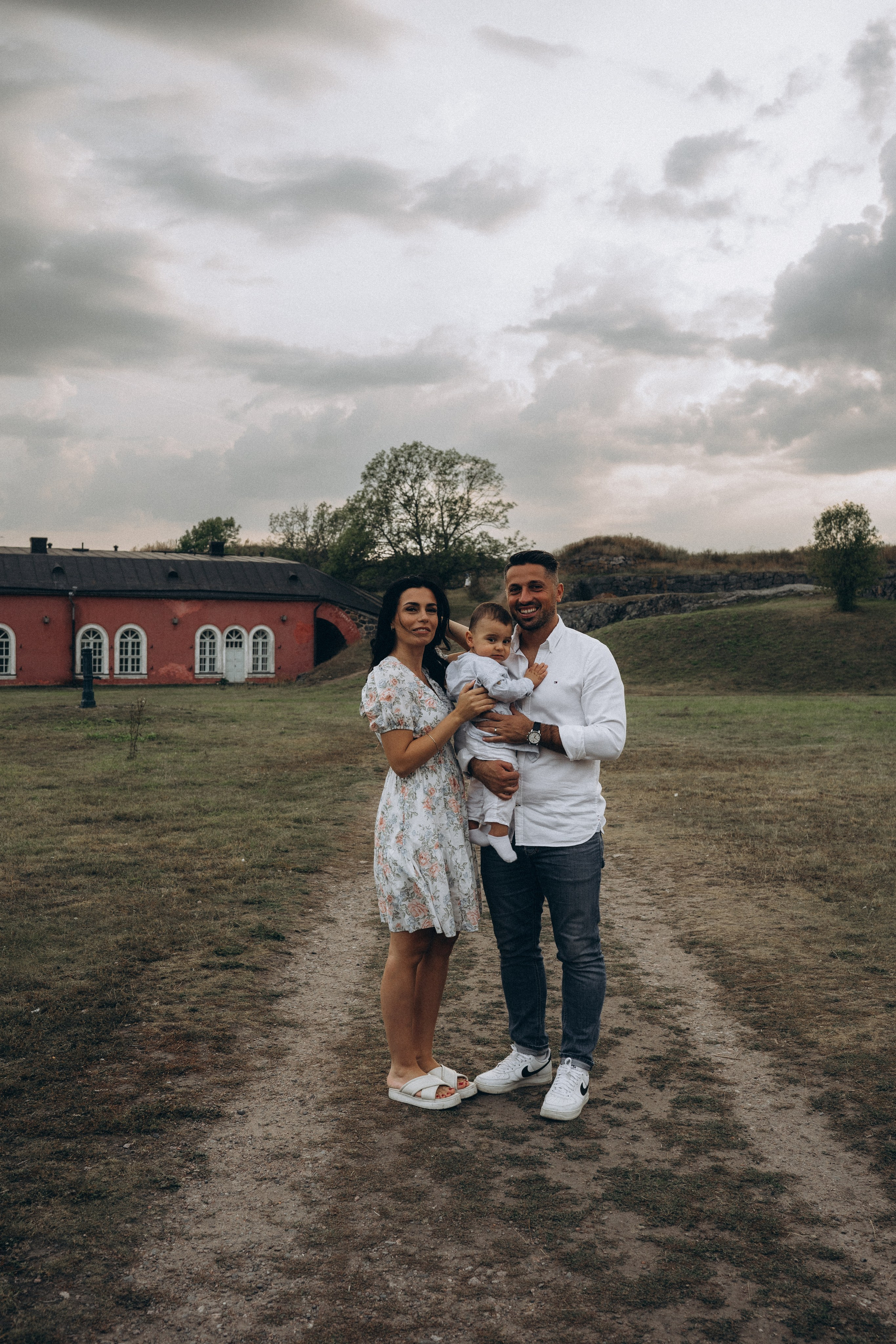 Summer. Wedding and potrait photographer in Helsinki Vickan O