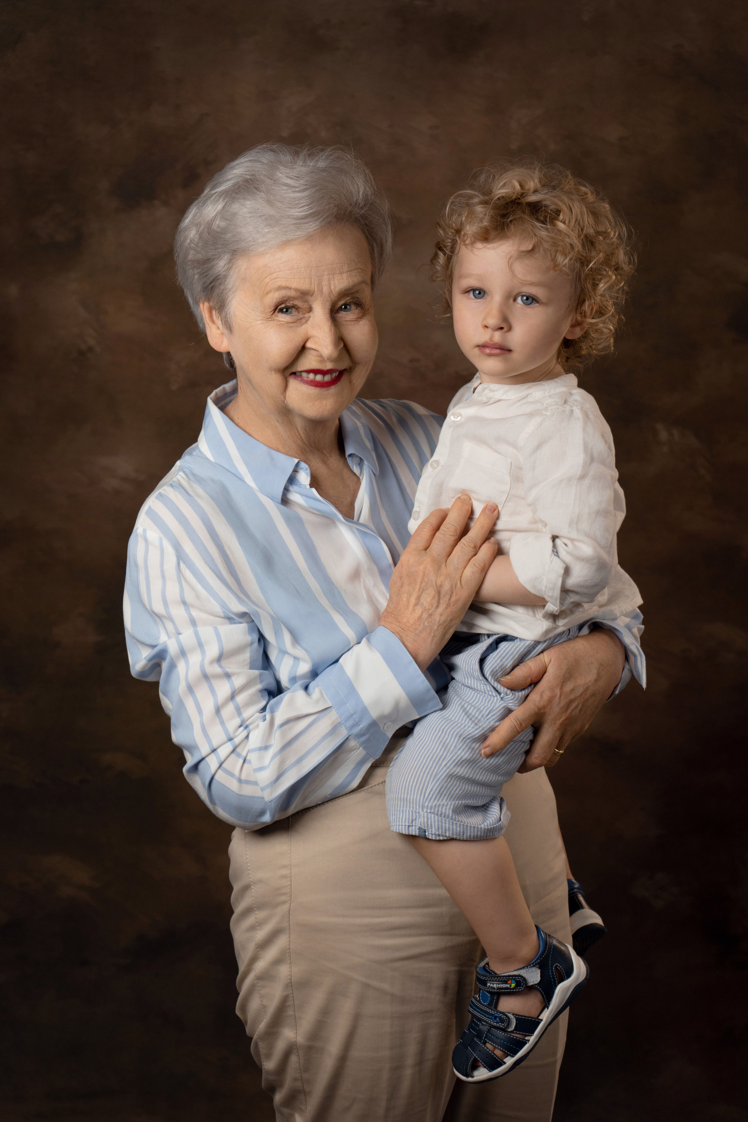 Fotografa di neonati di attesa di famiglia Gero Kateryna