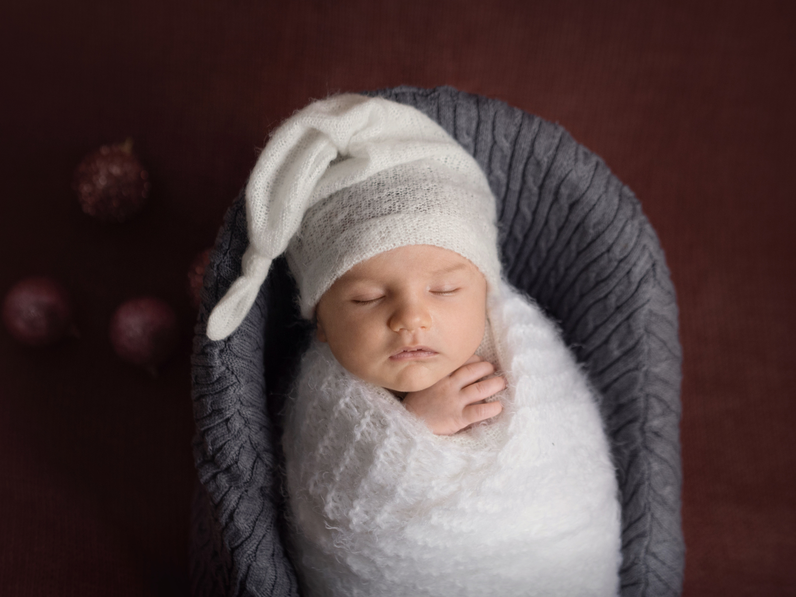 Foto dei neonati. Fotografa di neonati di attesa di famiglia Gero Kateryna