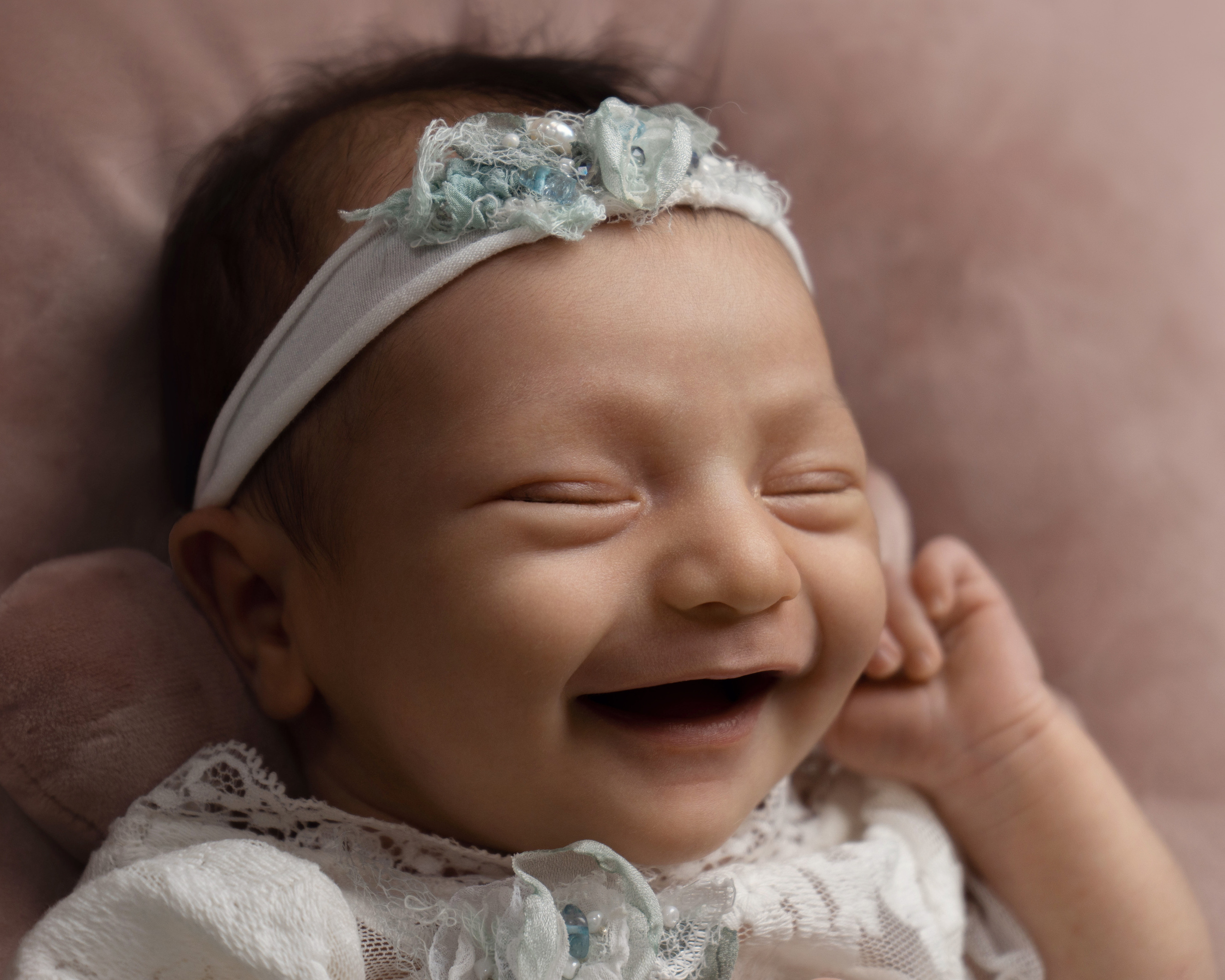 Foto dei neonati. Fotografa di neonati di attesa di famiglia Gero Kateryna