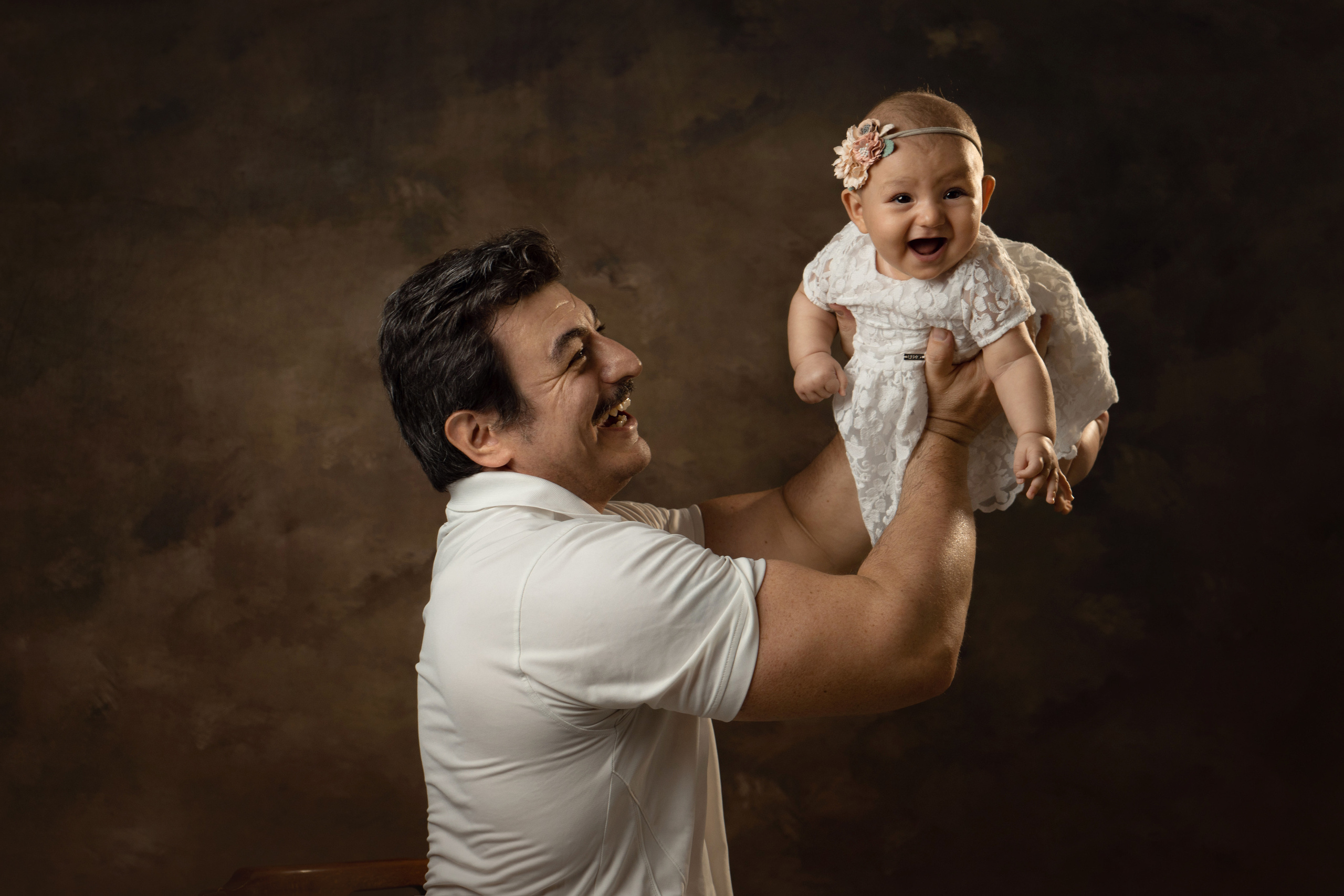 Fotografa di neonati di attesa di famiglia Gero Kateryna