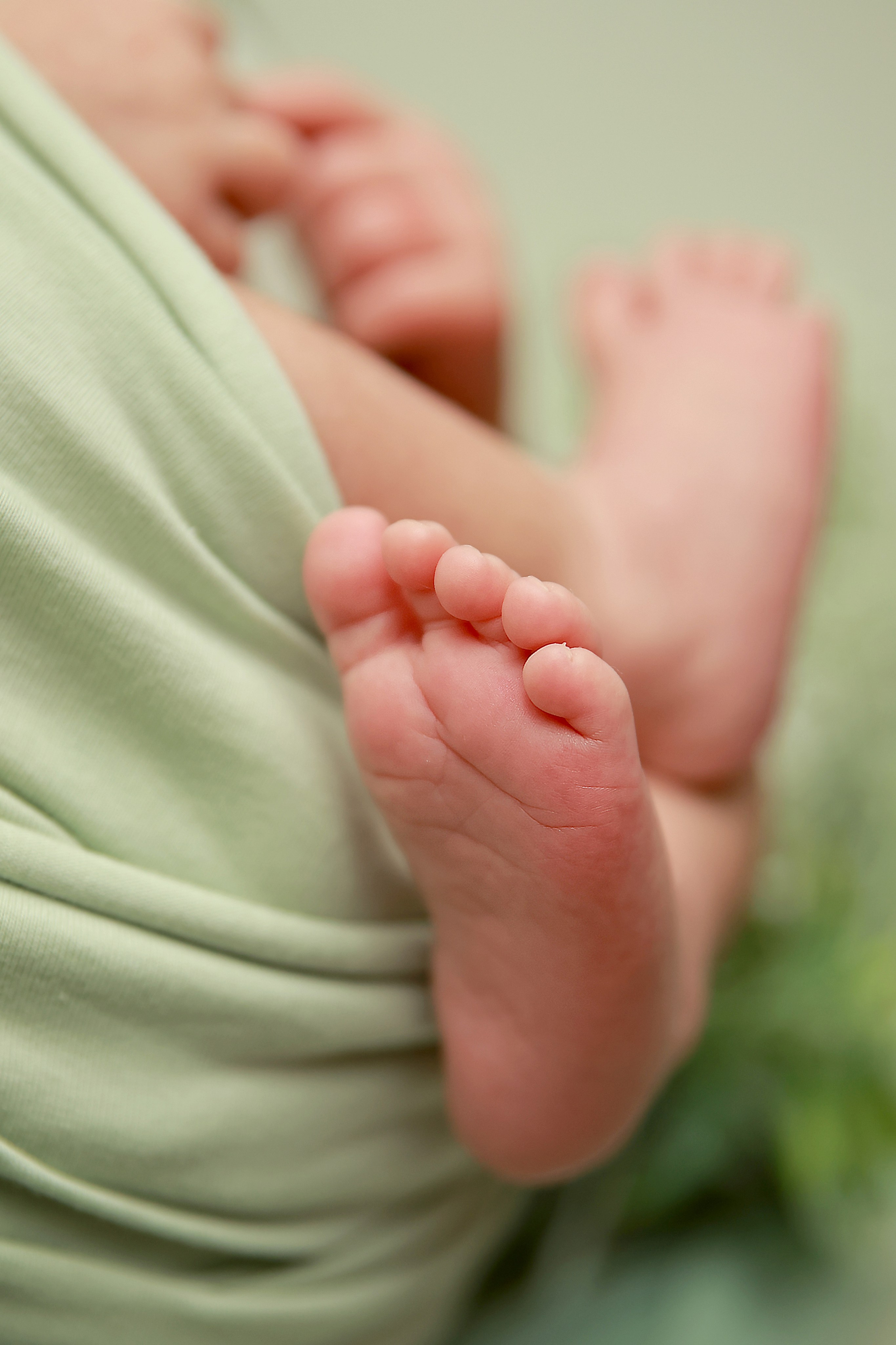 NEWBORN PHOTOGRAPHY. HOME