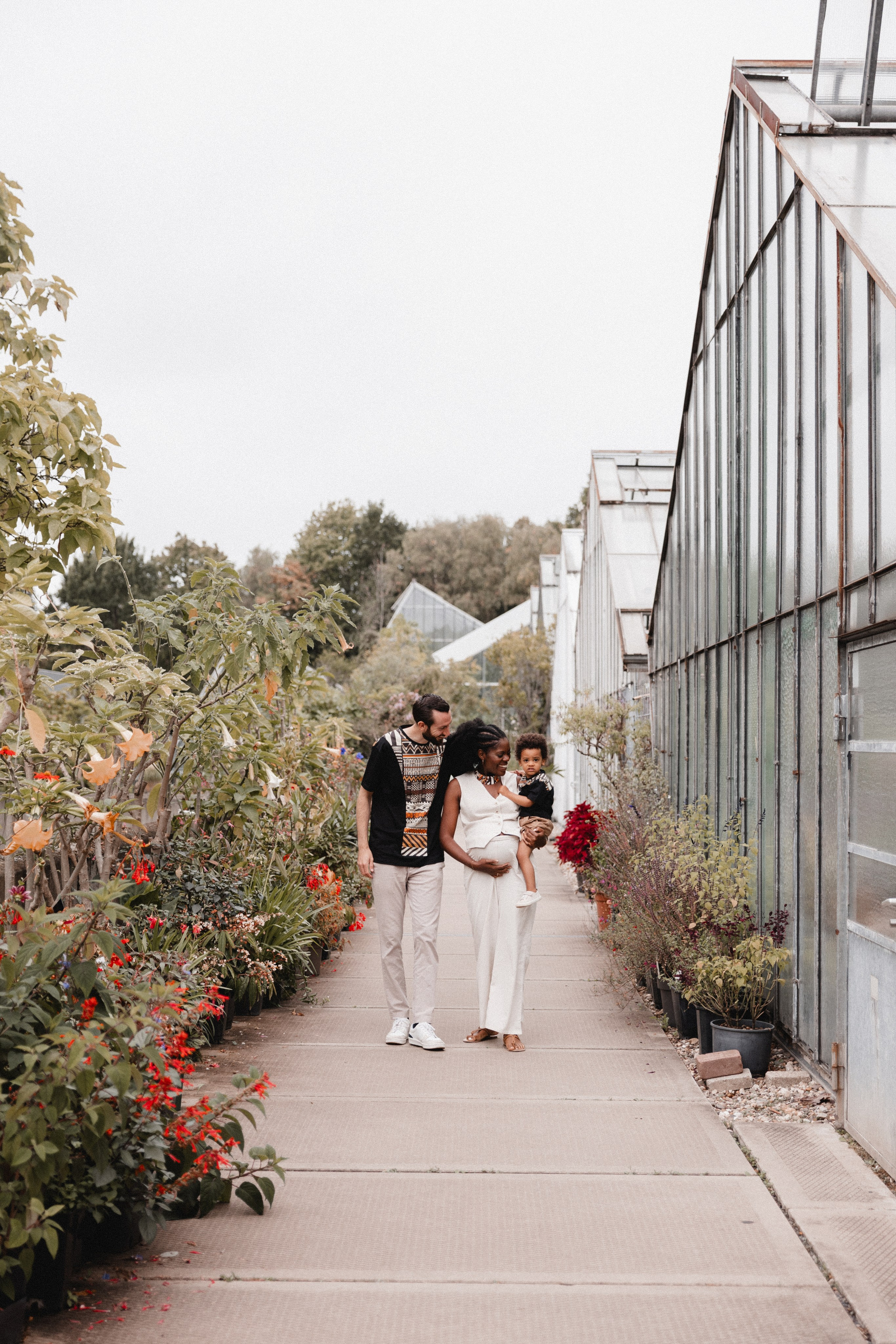 Babybauch Shooting im Botanischen Garten Bochum | Reiche Fotografie. Hochzeitsfotografin Bochum | Halyna Reiche Fotografie NRW