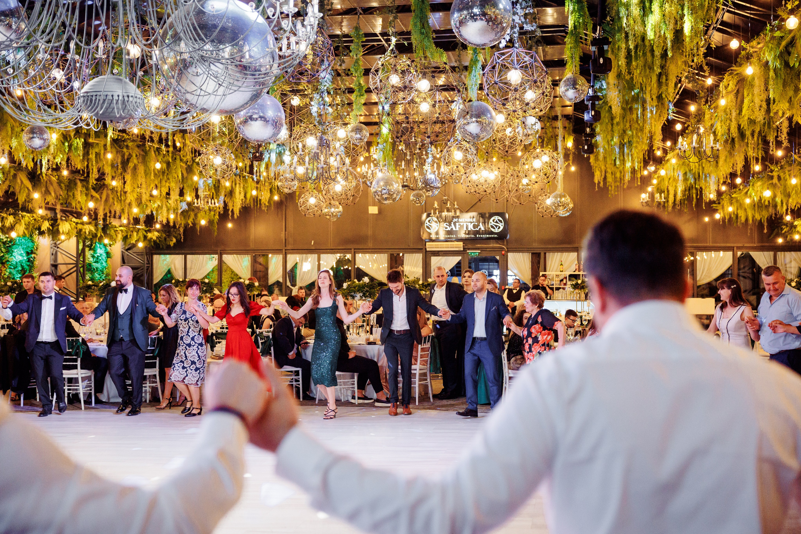 Raluca & Bogdan - Domeniile Saftica. MDimaFotoStudio. Fotograf de nuntă, evenimente private și de familie