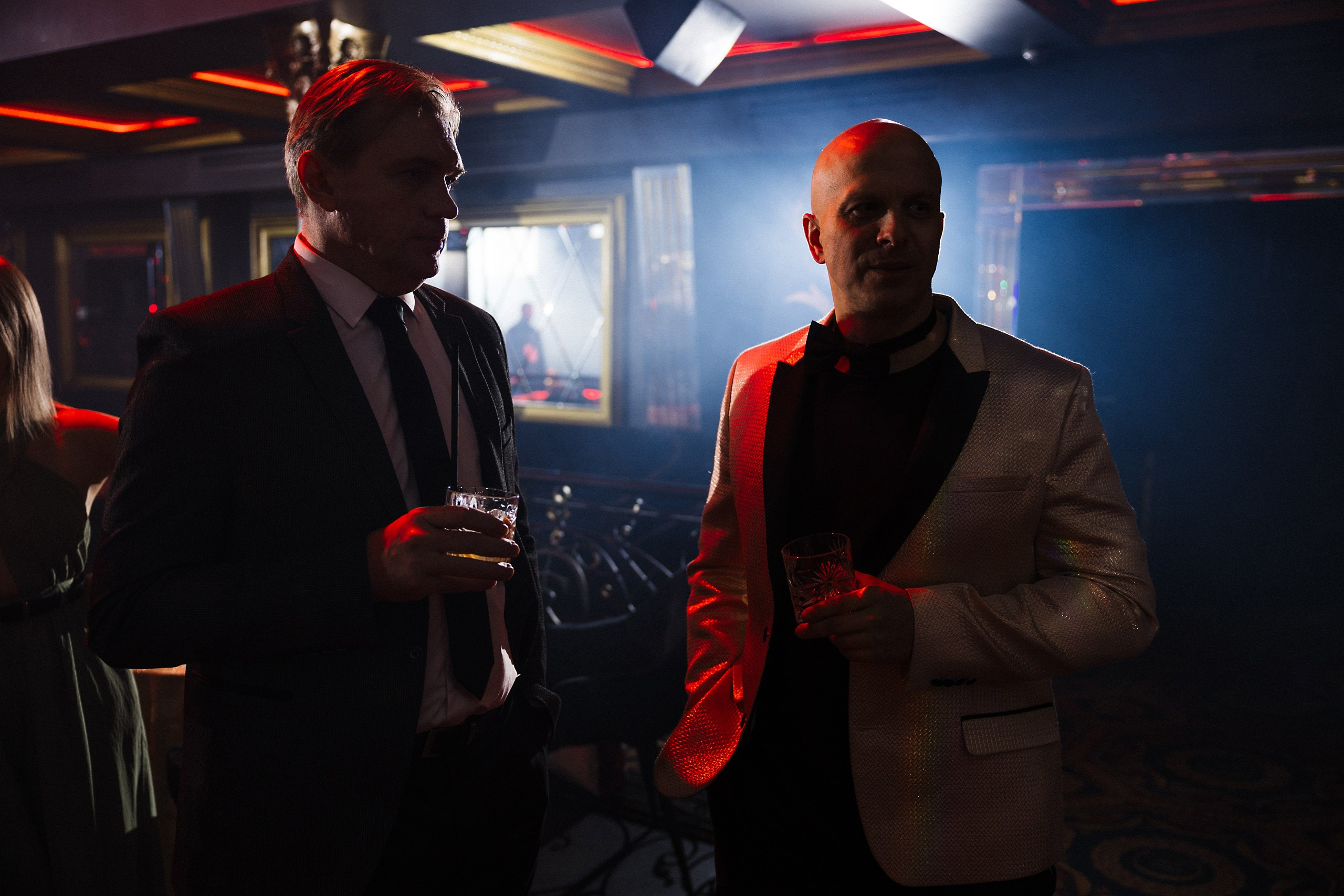 Новогодняя фотосессия в стиле «Оскар» для компаний — свет софитов и звёздные кадры. Евгений Тимофеев | Свадебный и контент-фотограф и видеограф в Риге