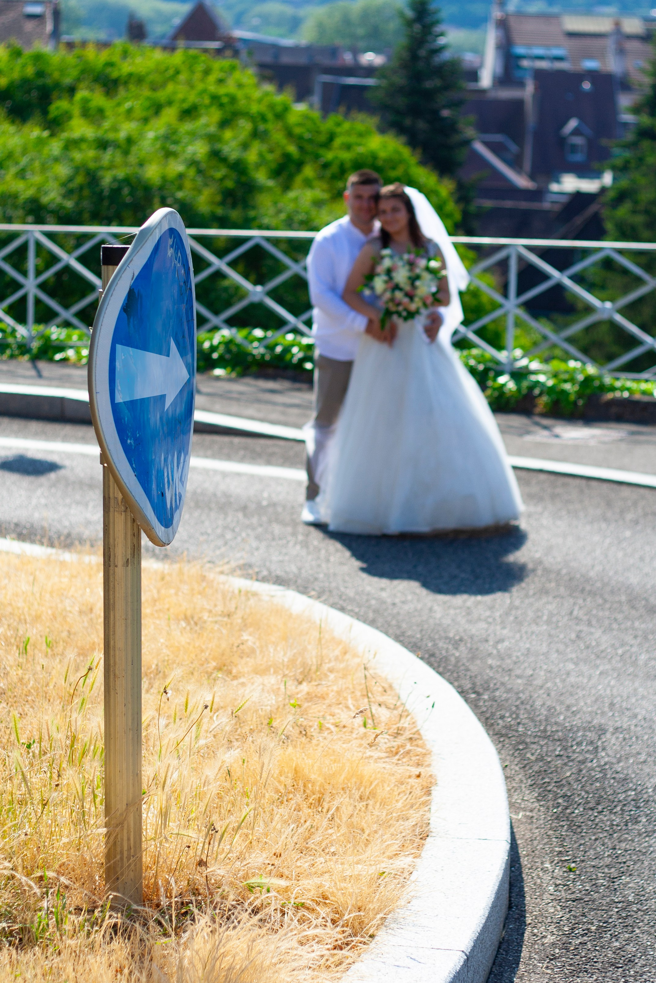 Promenade photo de mariage à Besançon: Julia et Denis. Photographe et graphiste Anastasiia LITVIN - Besançon, France