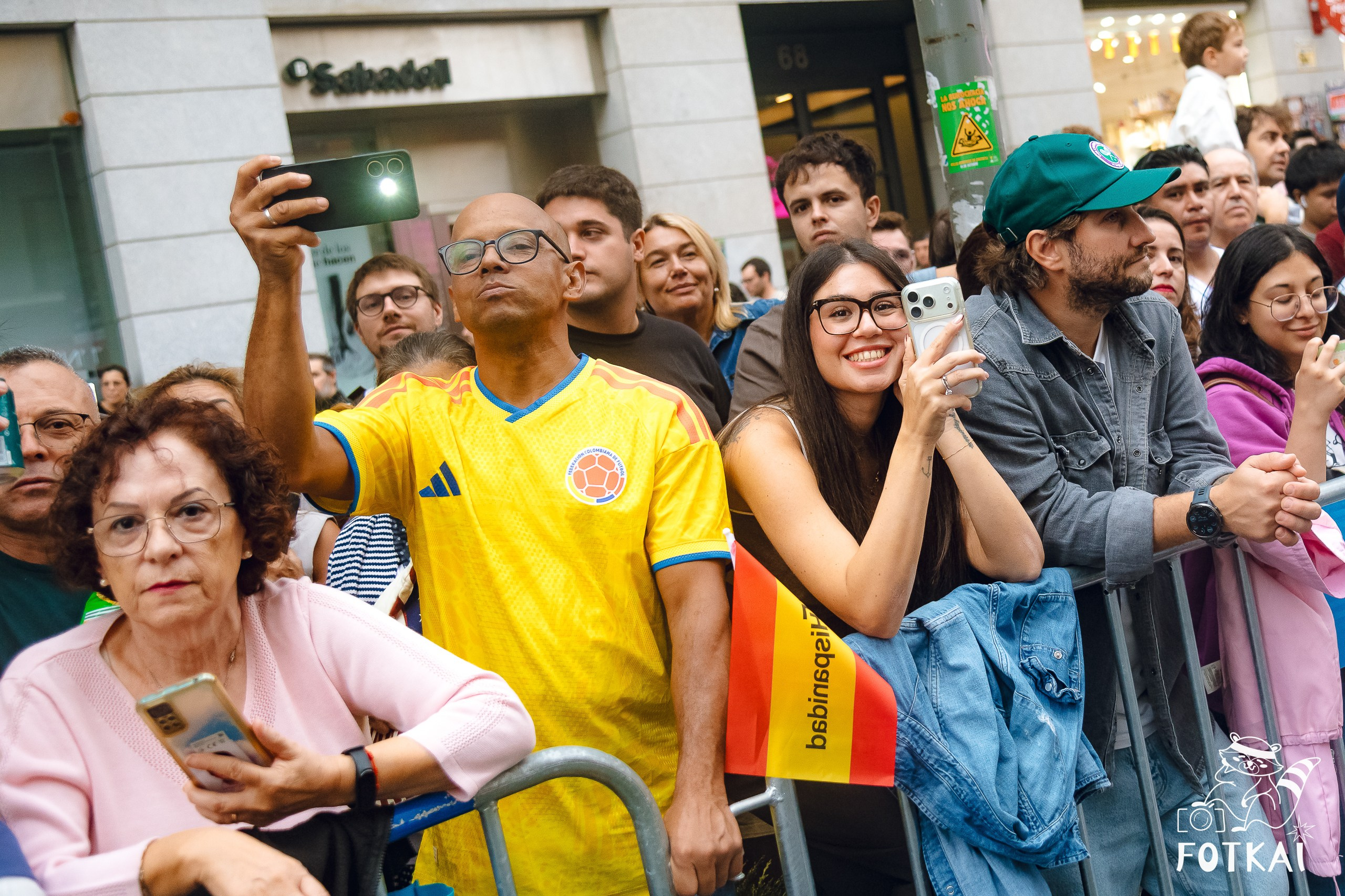 La Gran Cabalgata de la Hispanidad desfiló por la Gran Vía de Madrid — Fotos, 2026 | FOTKAI