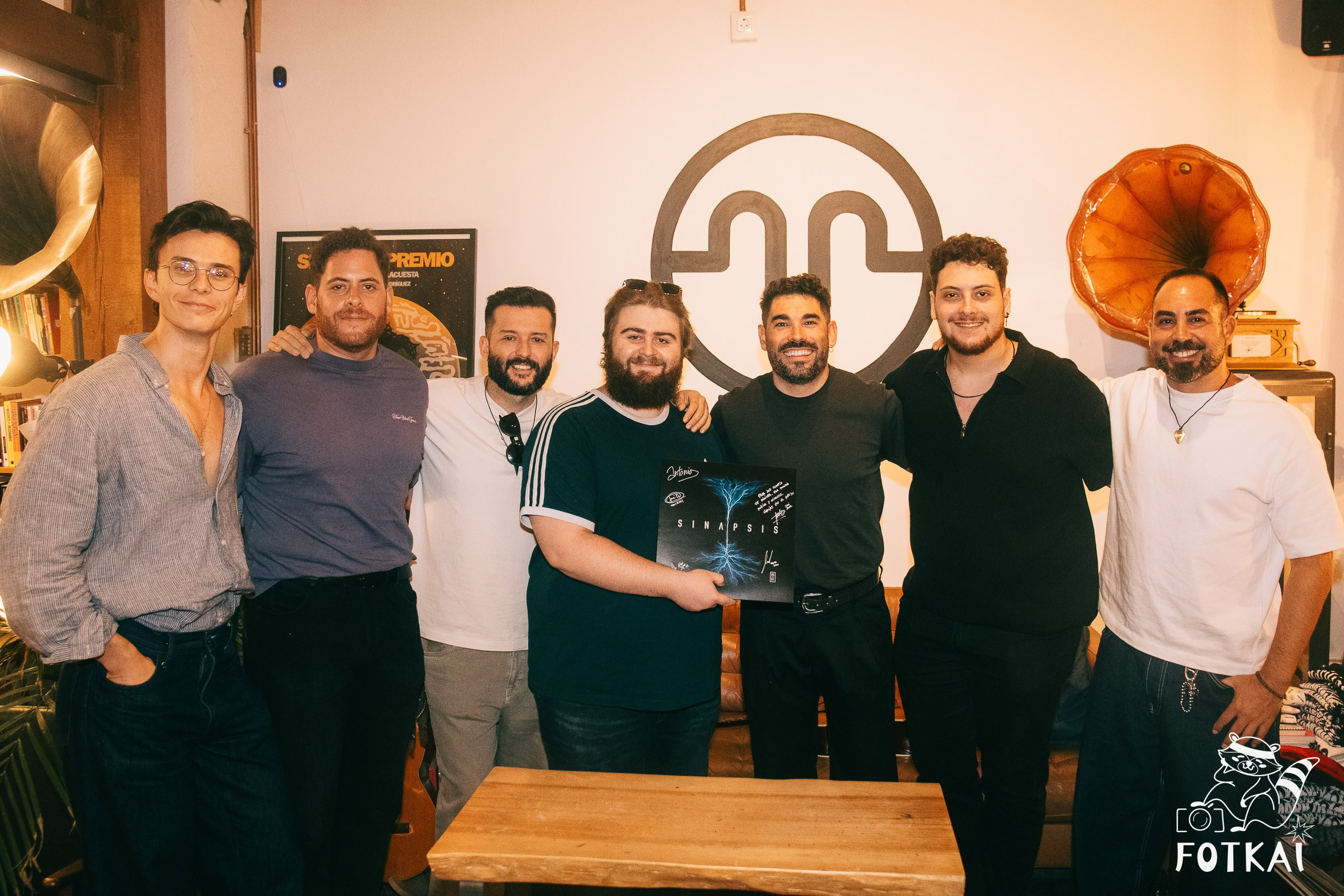 Diagnóstico Binario Launched Sinapsis with an Intimate Acoustic Set at Marilians Records, Madrid, 2026 | FOTKAI