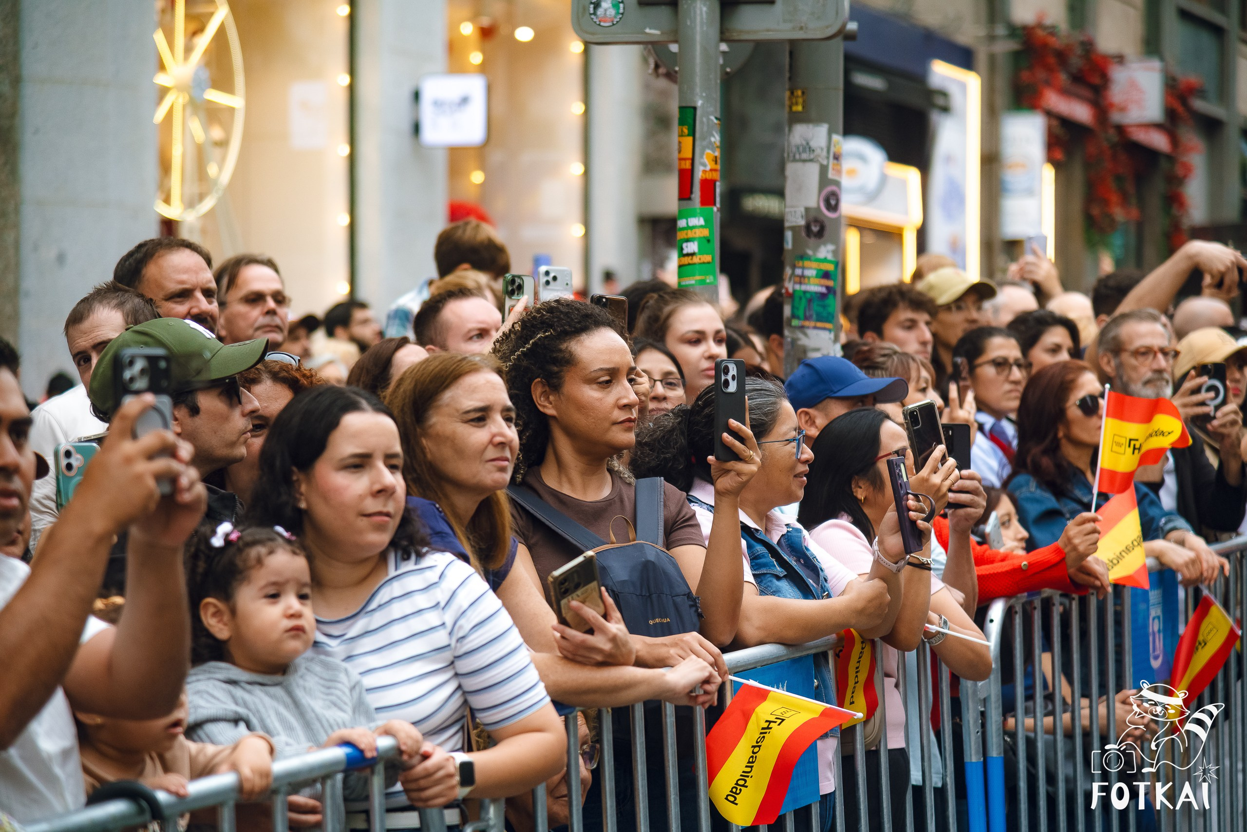 La Gran Cabalgata de la Hispanidad desfiló por la Gran Vía de Madrid — Fotos, 2026 | FOTKAI