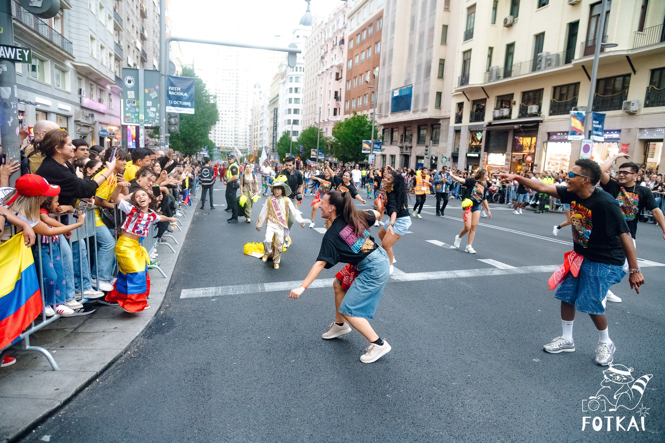 La Gran Cabalgata de la Hispanidad desfiló por la Gran Vía de Madrid — Fotos, 2026 | FOTKAI