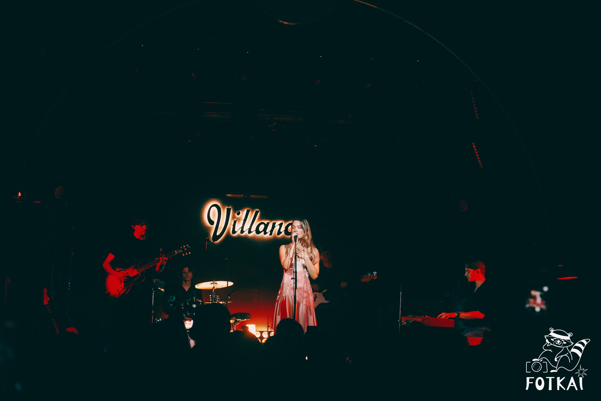 Isabel van Gelder debutó en España con su pop onírico en la Sala Villanos de Madrid, 2026 | FOTKAI