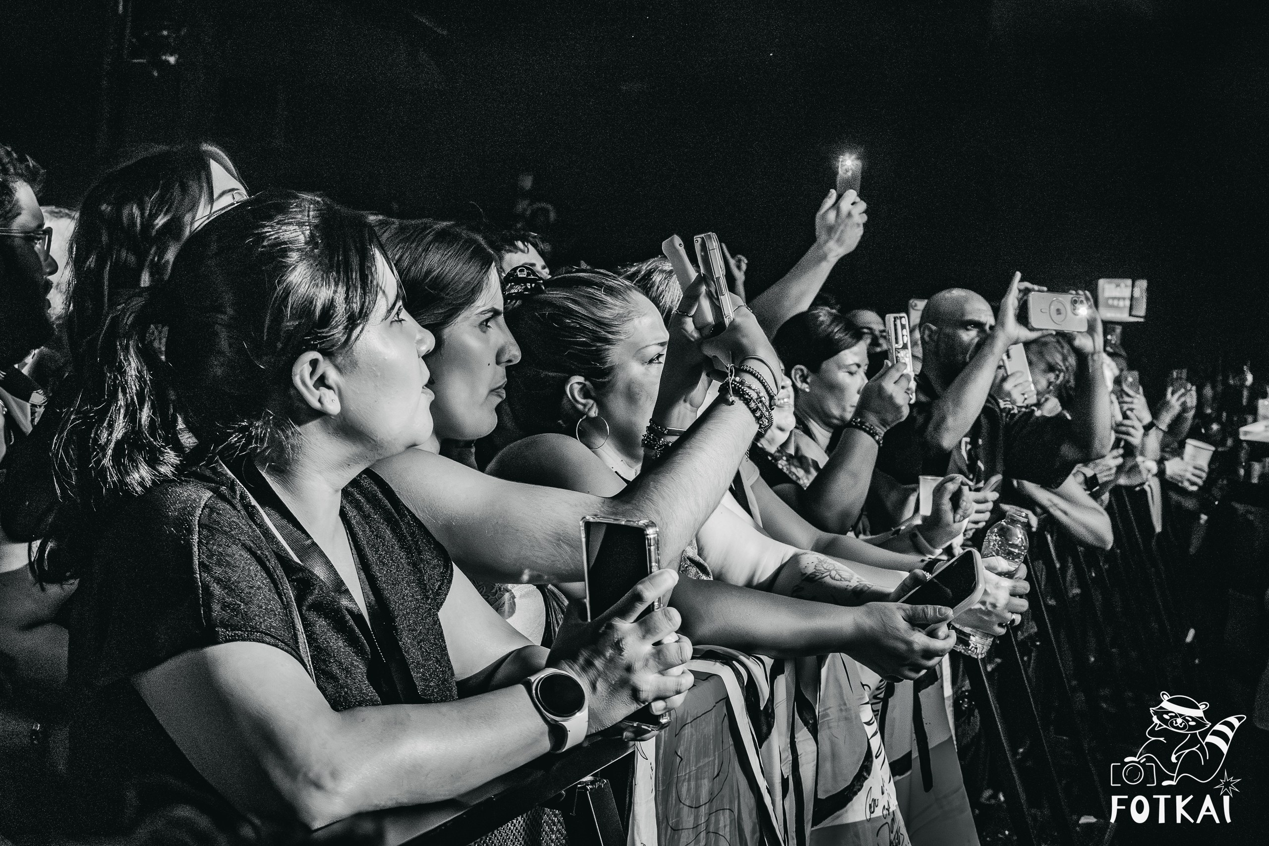 Emanero Brings 350-Million-Stream Hit Sinvergüenza to Madrid — Concert Photos, La Riviera, 2026 | FOTKAI