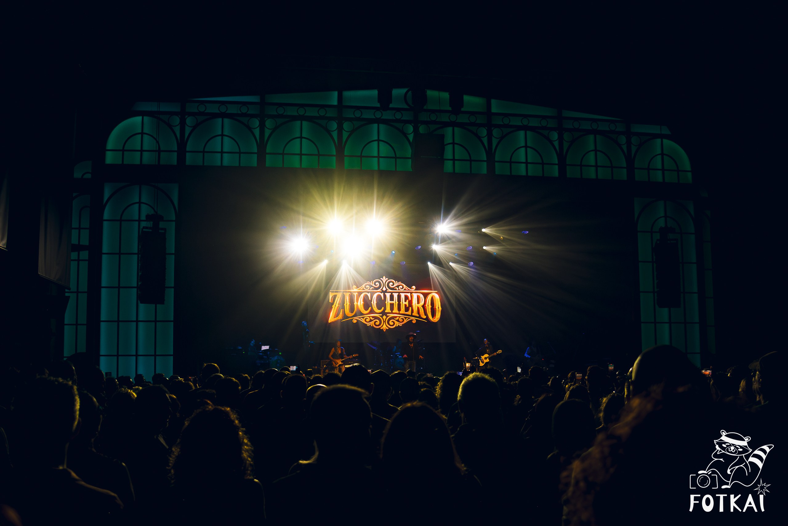 Zucchero celebró 25 años de «Baila (Sexy Thing)» en el Príncipe Pío de Madrid — Fotos, 2026 | FOTKAI