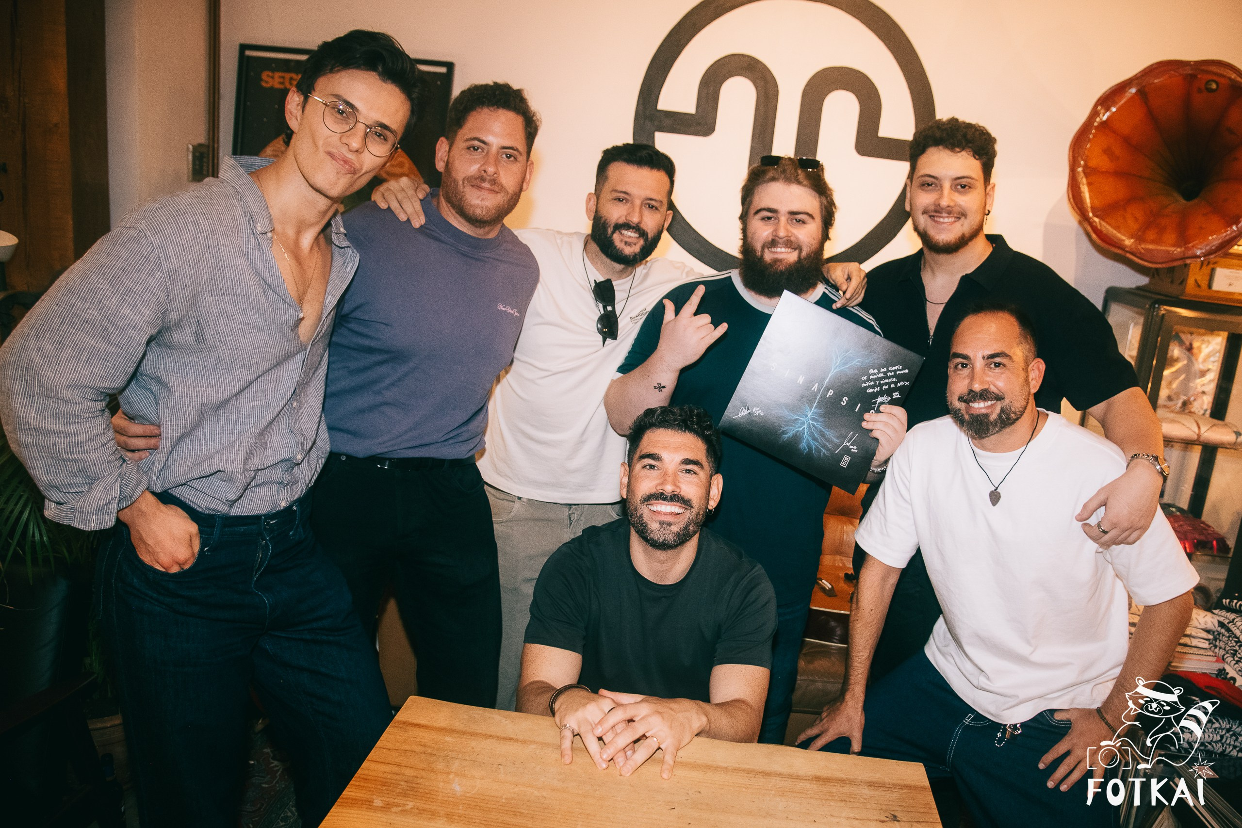 Diagnóstico Binario Launched Sinapsis with an Intimate Acoustic Set at Marilians Records, Madrid, 2026 | FOTKAI