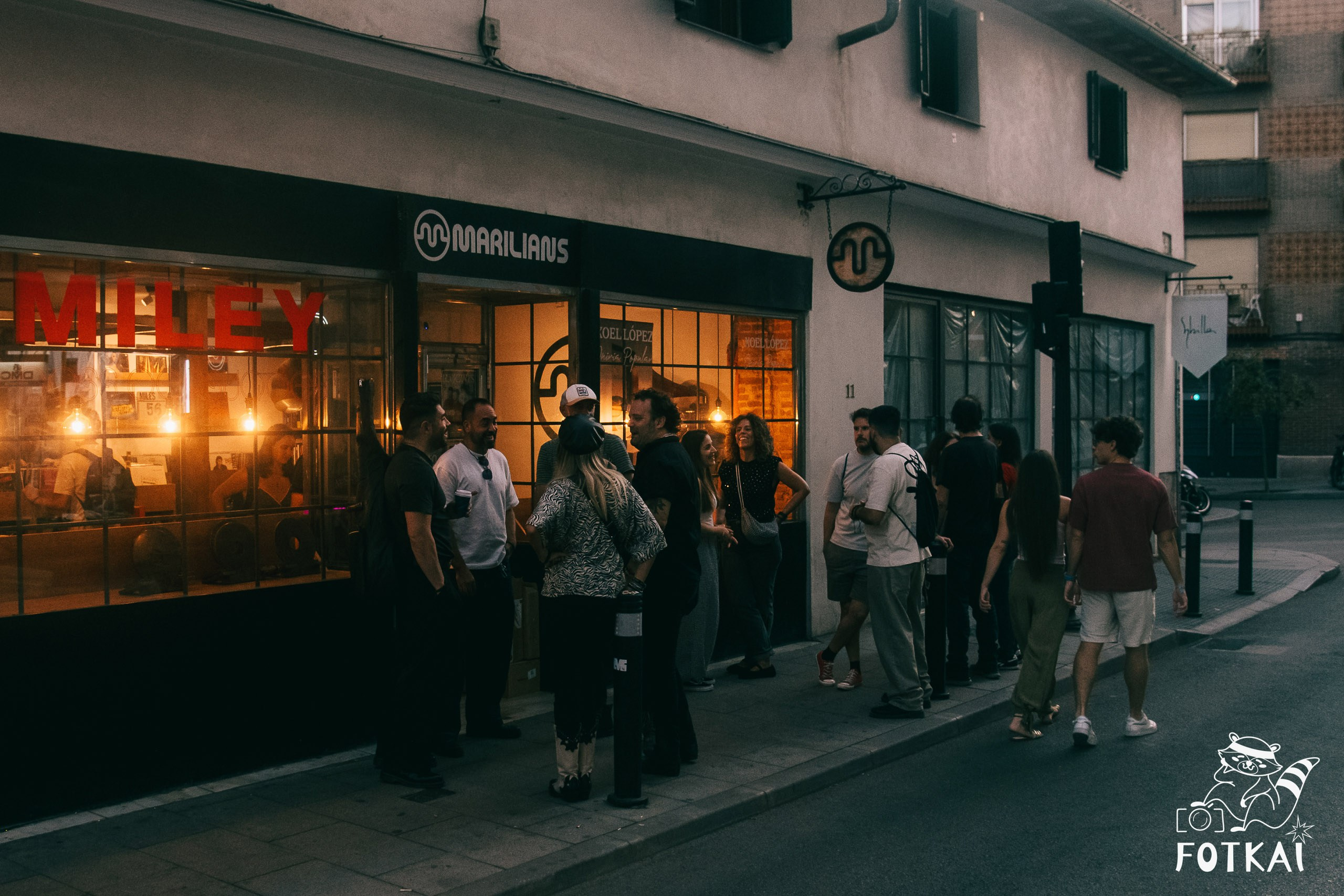 Diagnóstico Binario Launched Sinapsis with an Intimate Acoustic Set at Marilians Records, Madrid, 2026 | FOTKAI