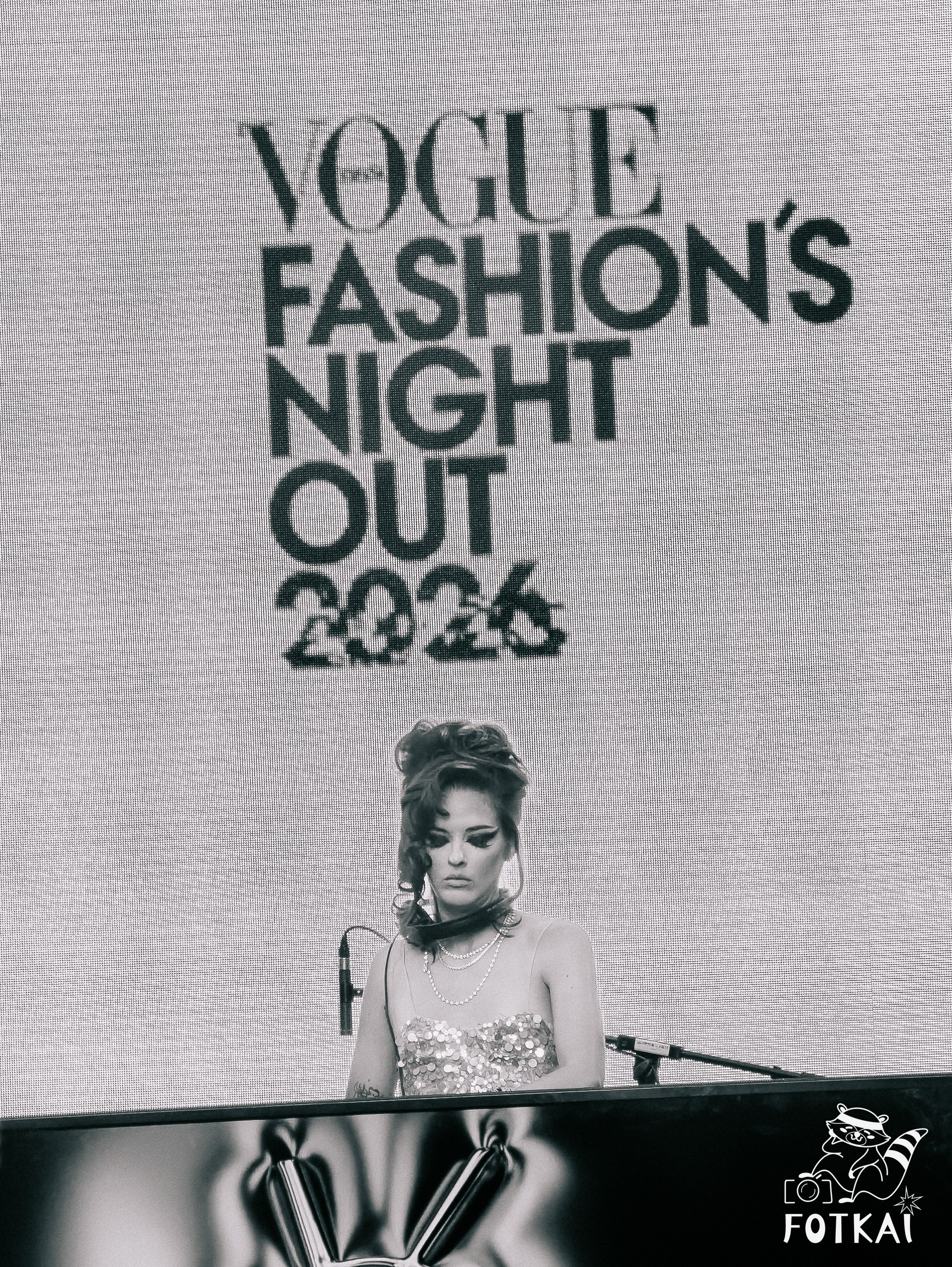 Vogue Fashion's Night Out в Мадриде 2026 — Viva Suecia, Katteyes и вся живая программа | FOTKAI
