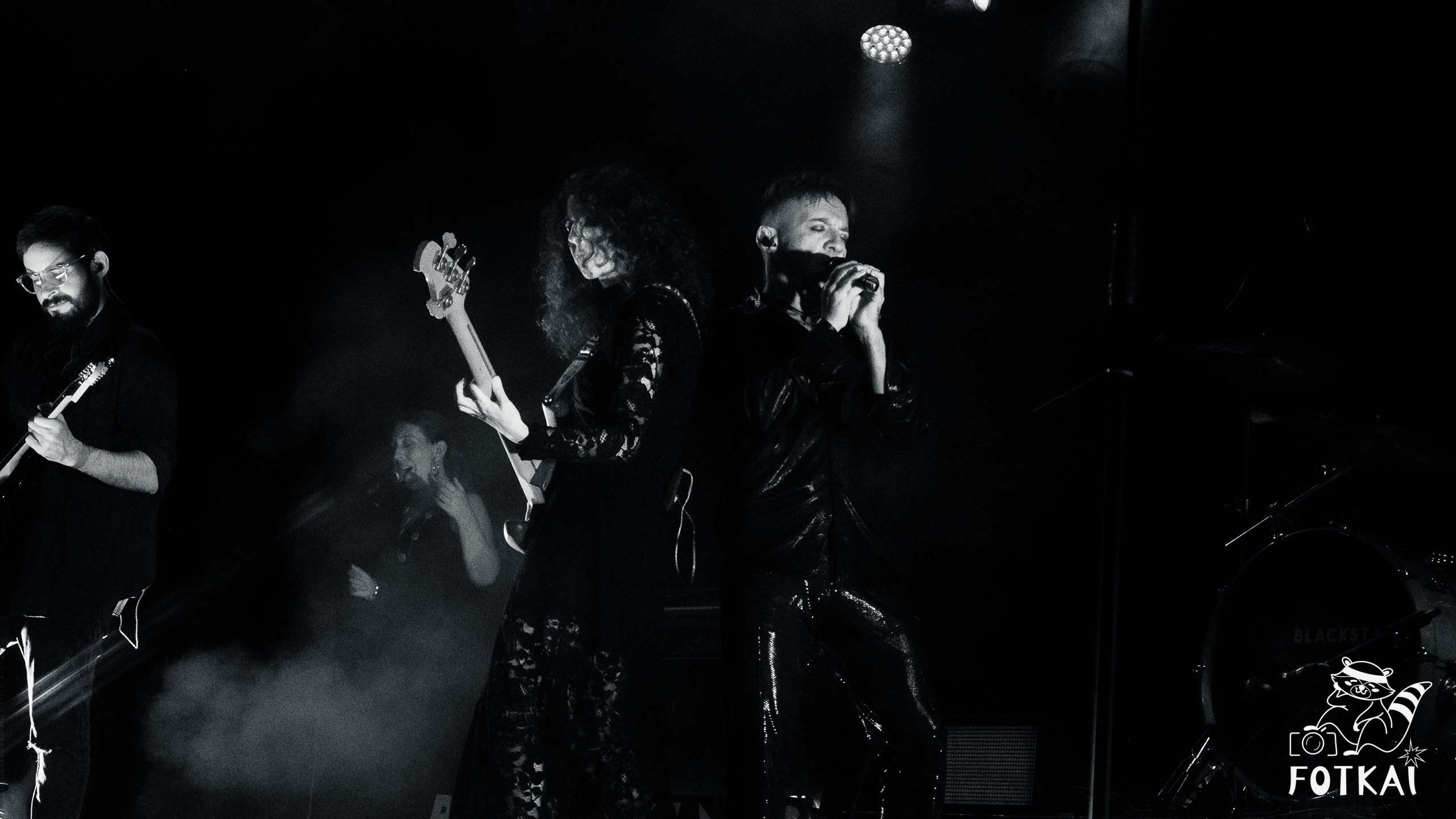 Blackstars revivió a David Bowie con 8 músicos en escena en la Sala Custom de Sevilla, 2026 | FOTKAI