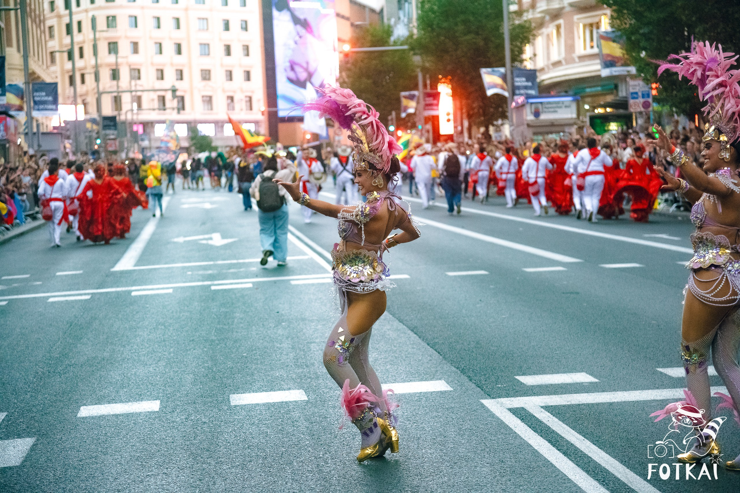 La Gran Cabalgata de la Hispanidad desfiló por la Gran Vía de Madrid — Fotos, 2026 | FOTKAI