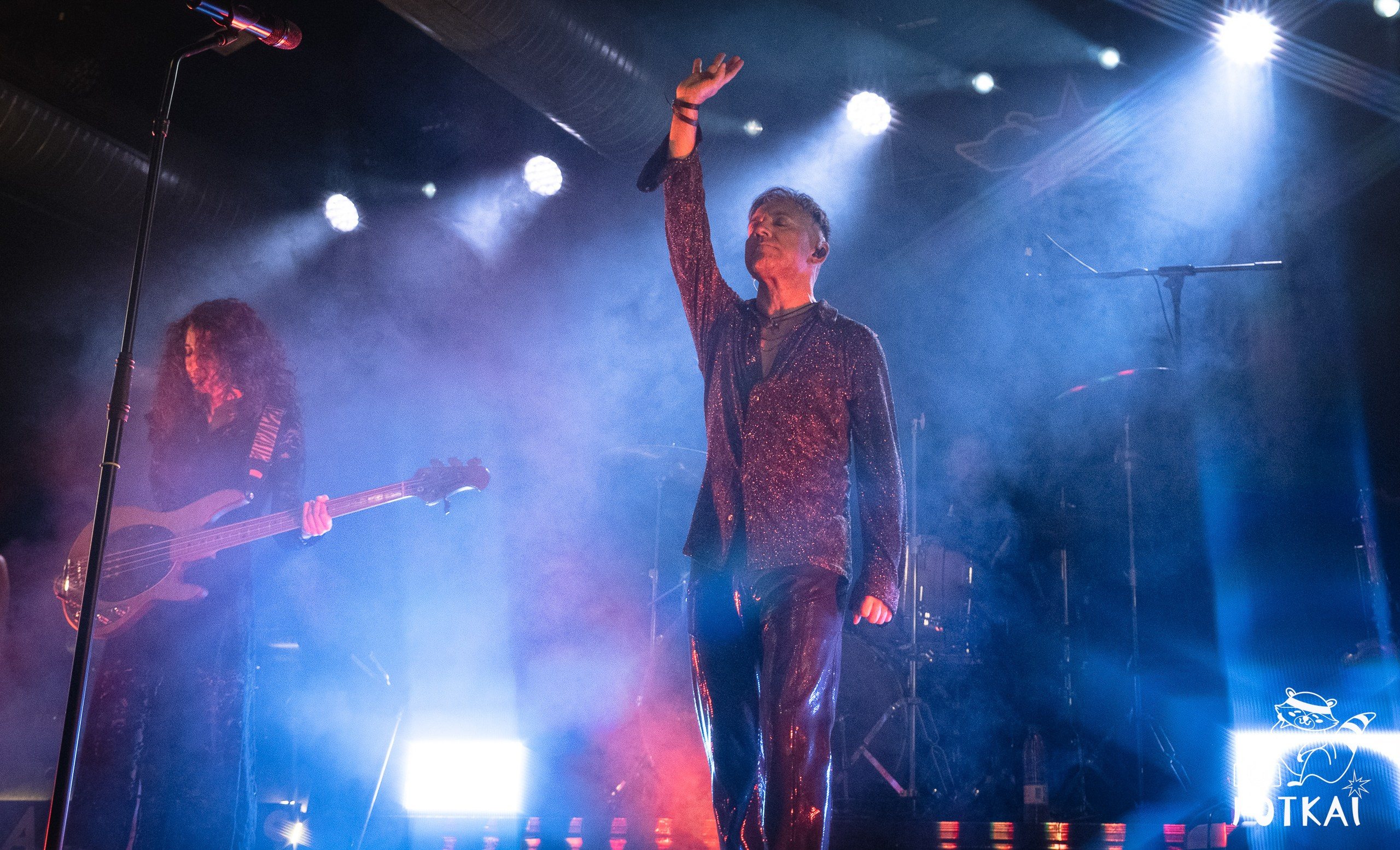 Blackstars revivió a David Bowie con 8 músicos en escena en la Sala Custom de Sevilla, 2026 | FOTKAI