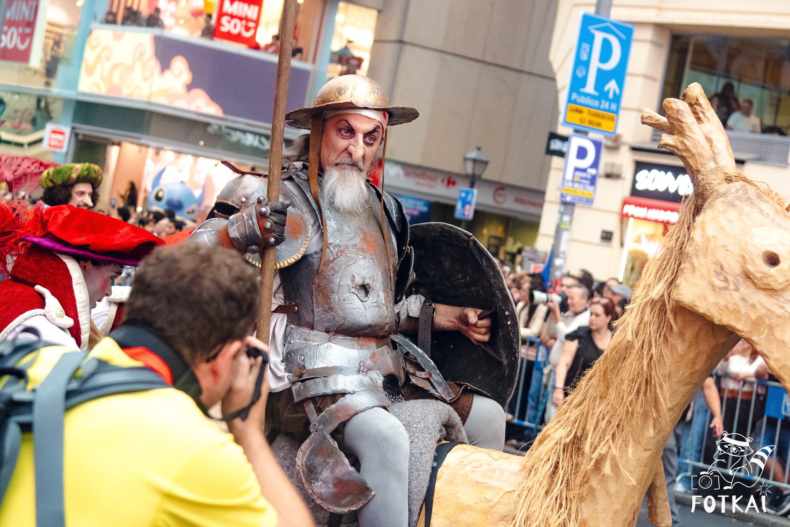 La Gran Cabalgata de la Hispanidad desfiló por la Gran Vía de Madrid — Fotos, 2026 | FOTKAI