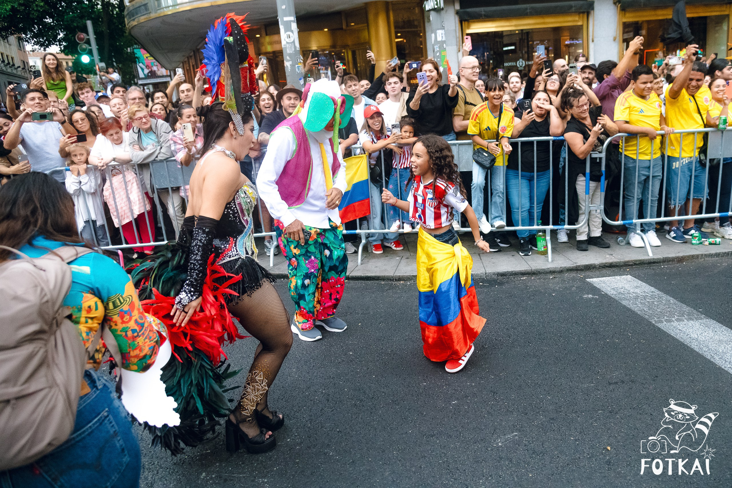 La Gran Cabalgata de la Hispanidad desfiló por la Gran Vía de Madrid — Fotos, 2026 | FOTKAI