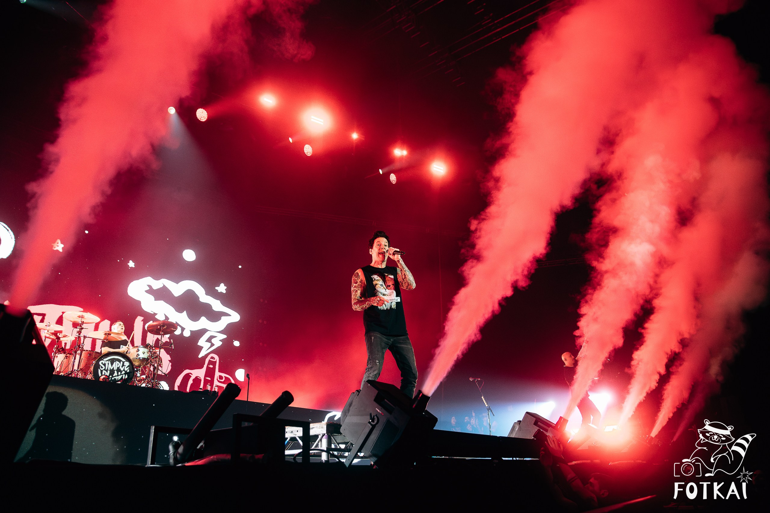 Simple Plan Marked 25 Years at Palacio Vistalegre in Madrid: Pop-Punk Concert Photos, 2026 | FOTKAI