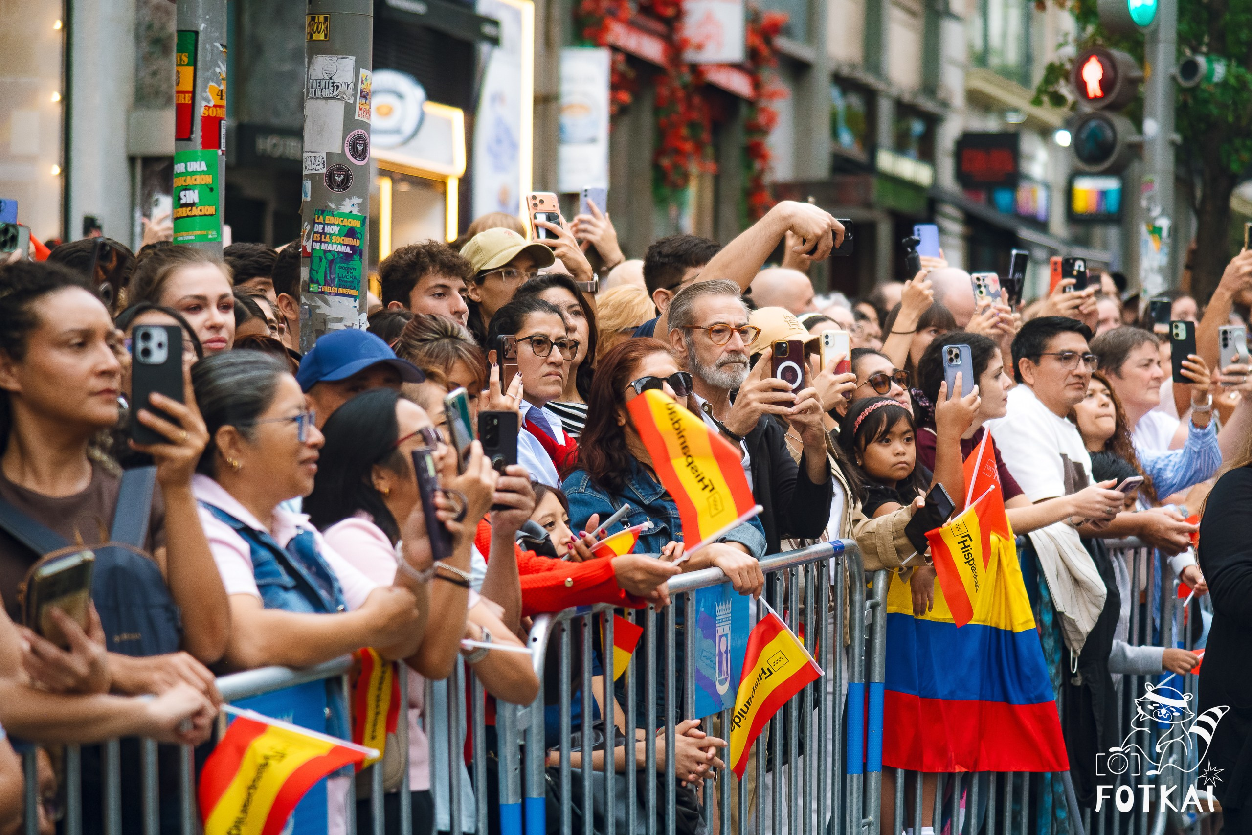 La Gran Cabalgata de la Hispanidad desfiló por la Gran Vía de Madrid — Fotos, 2026 | FOTKAI