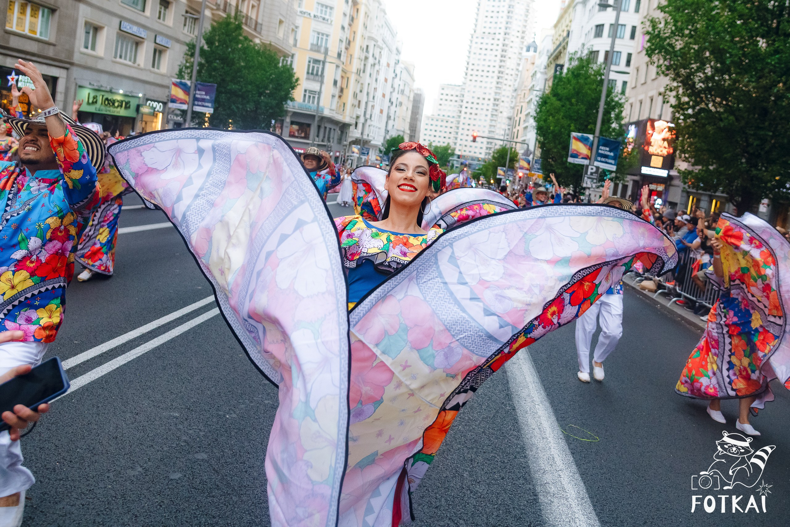 La Gran Cabalgata de la Hispanidad desfiló por la Gran Vía de Madrid — Fotos, 2026 | FOTKAI