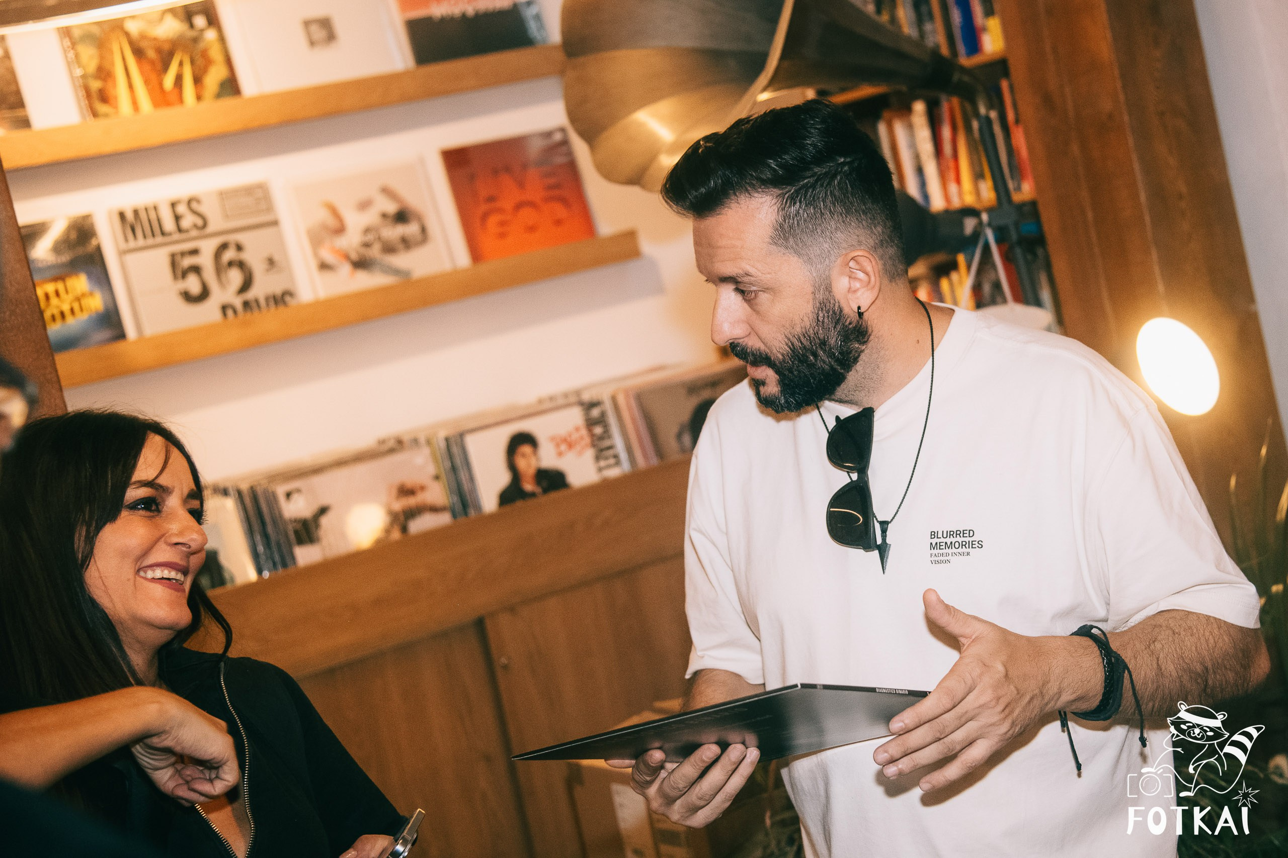 Diagnóstico Binario Launched Sinapsis with an Intimate Acoustic Set at Marilians Records, Madrid, 2026 | FOTKAI