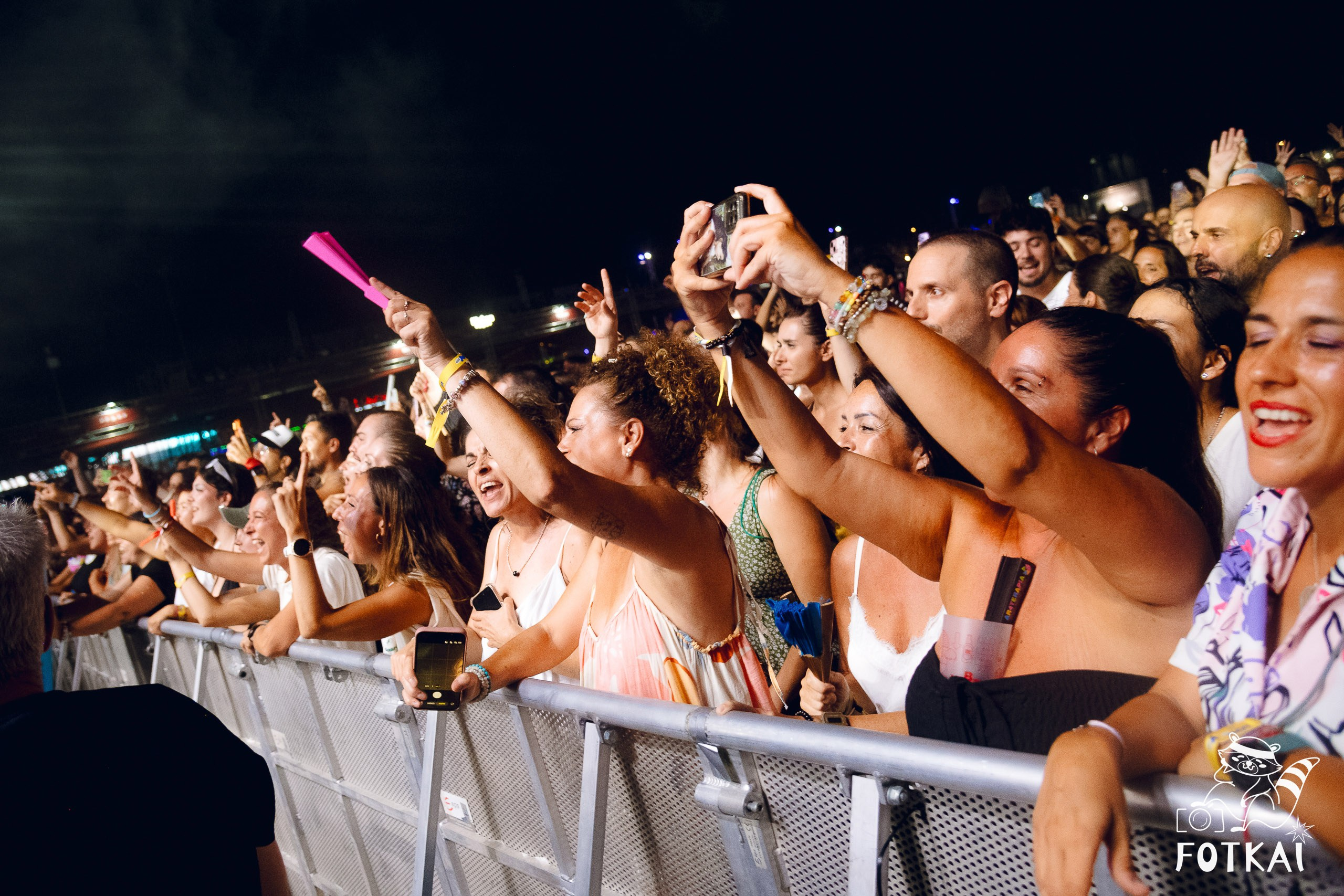 Low Festival 2026 — Busca y descarga gratis tus fotos del tercer día en Torrevieja | FOTKAI