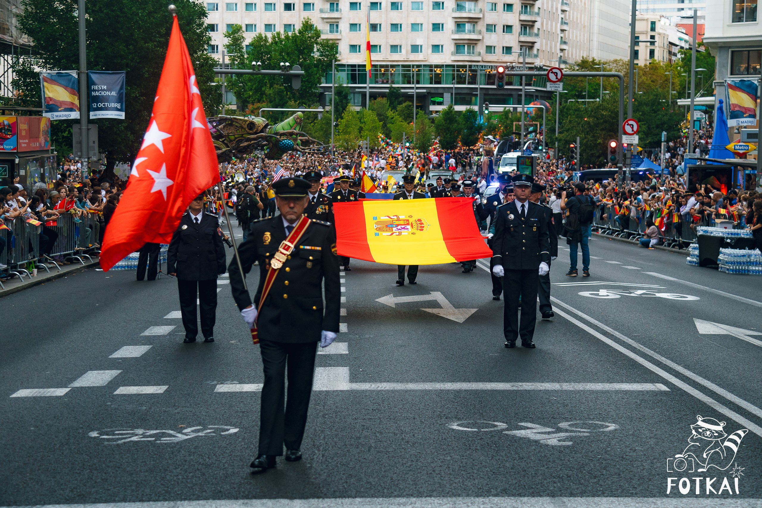 La Gran Cabalgata de la Hispanidad desfiló por la Gran Vía de Madrid — Fotos, 2026 | FOTKAI