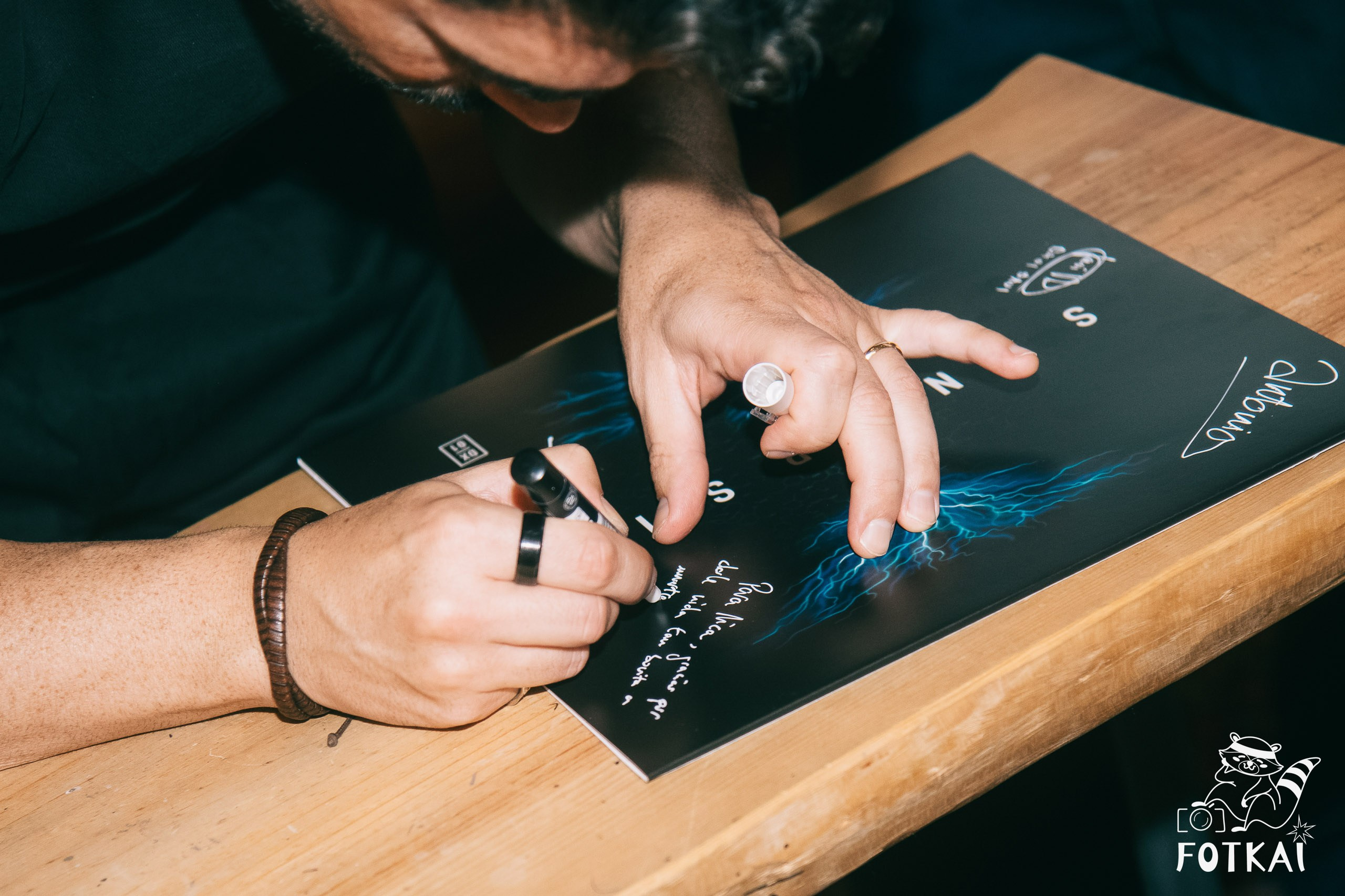 Diagnóstico Binario Launched Sinapsis with an Intimate Acoustic Set at Marilians Records, Madrid, 2026 | FOTKAI
