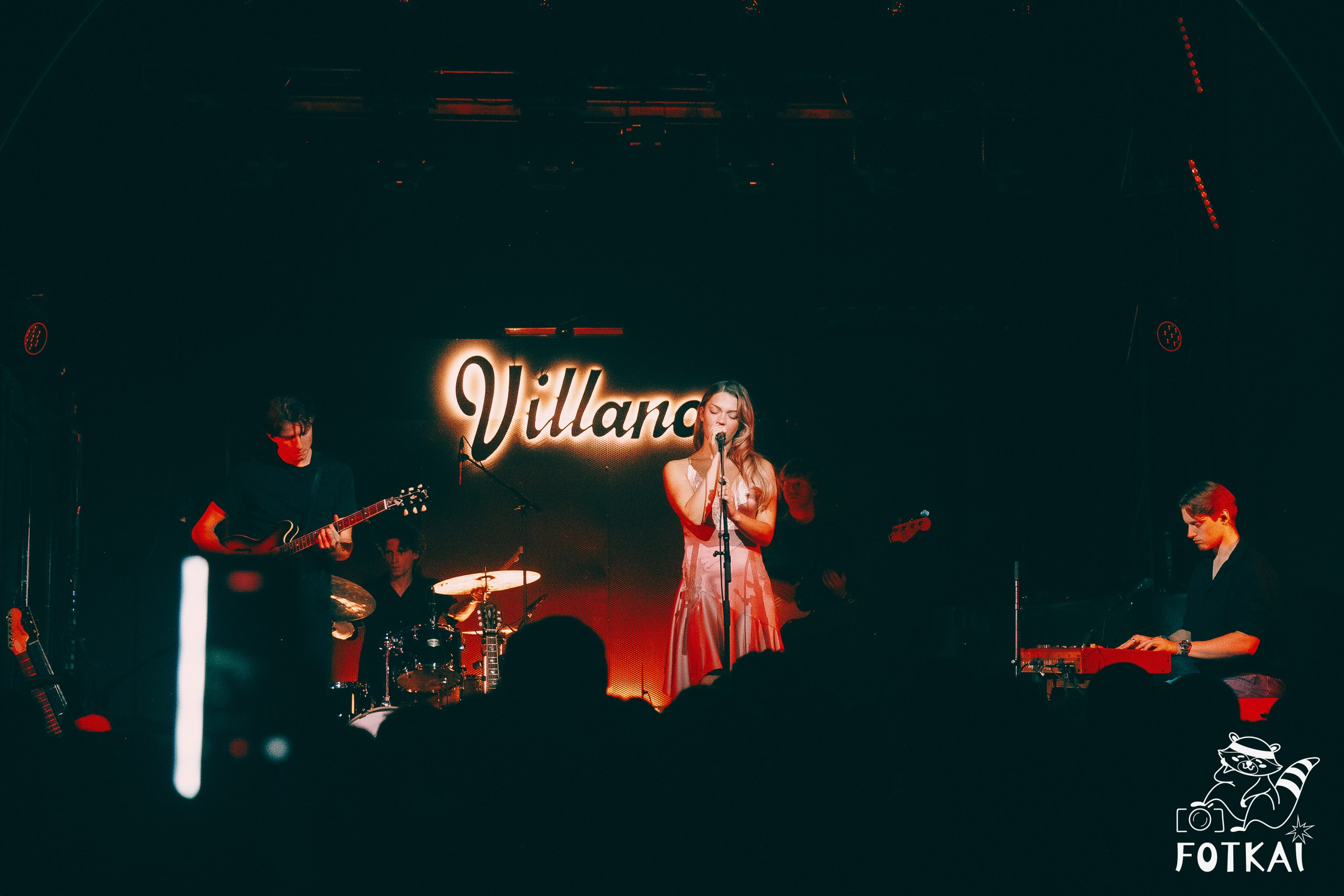 Isabel van Gelder debutó en España con su pop onírico en la Sala Villanos de Madrid, 2026 | FOTKAI
