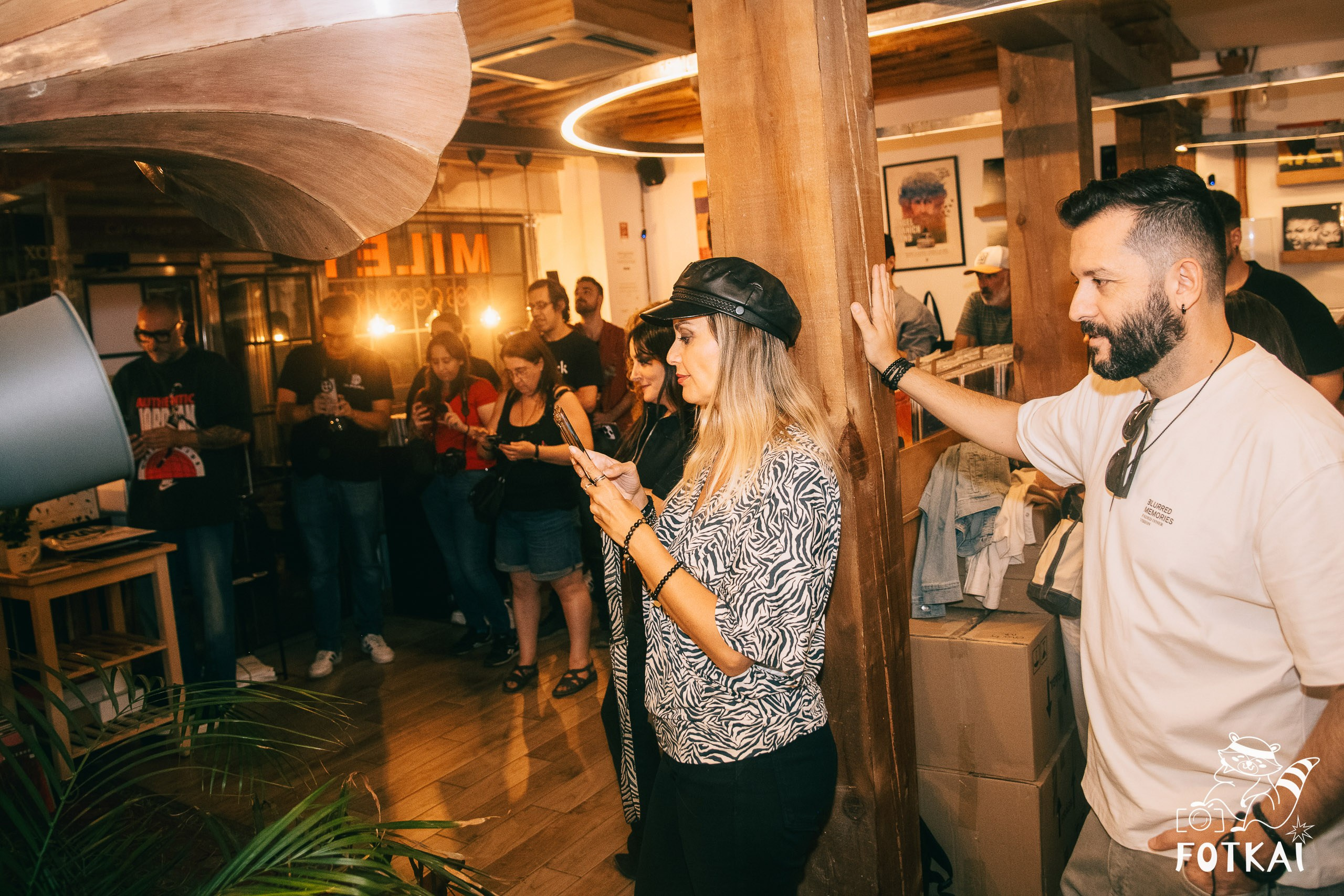 Diagnóstico Binario Launched Sinapsis with an Intimate Acoustic Set at Marilians Records, Madrid, 2026 | FOTKAI