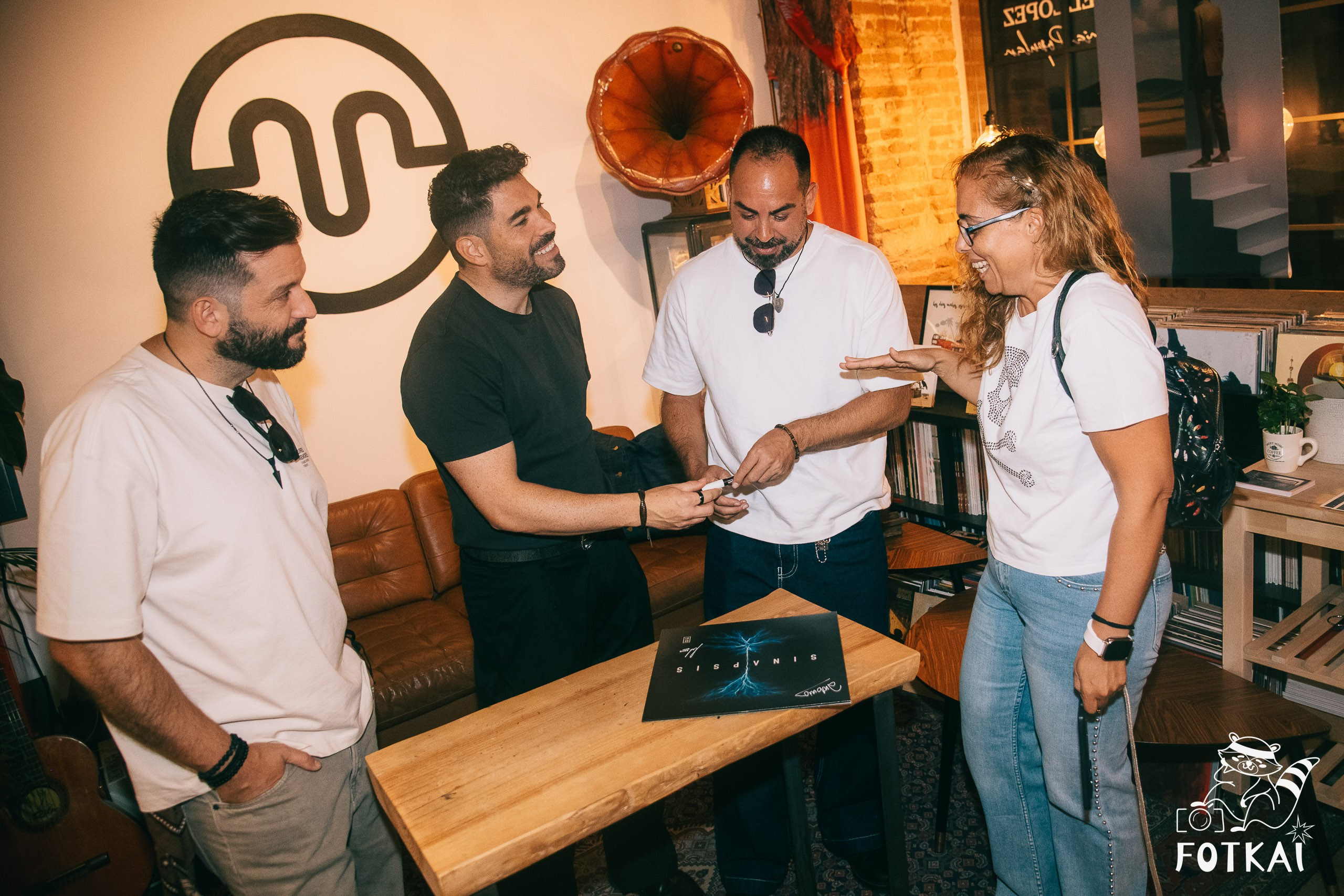 Diagnóstico Binario Launched Sinapsis with an Intimate Acoustic Set at Marilians Records, Madrid, 2026 | FOTKAI