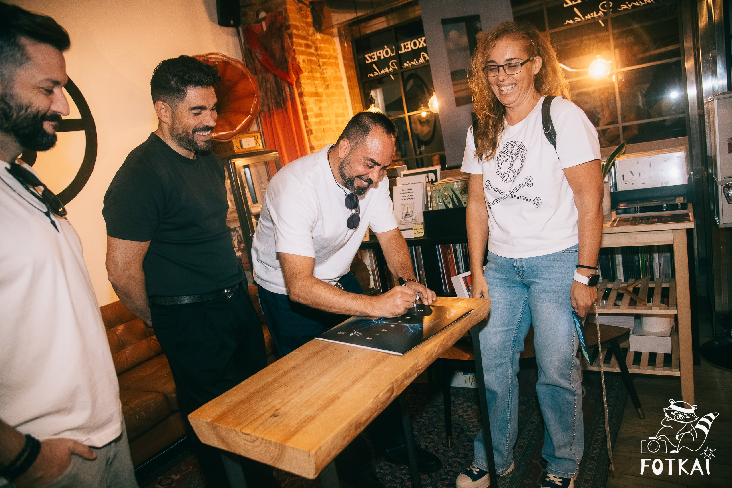 Diagnóstico Binario Launched Sinapsis with an Intimate Acoustic Set at Marilians Records, Madrid, 2026 | FOTKAI