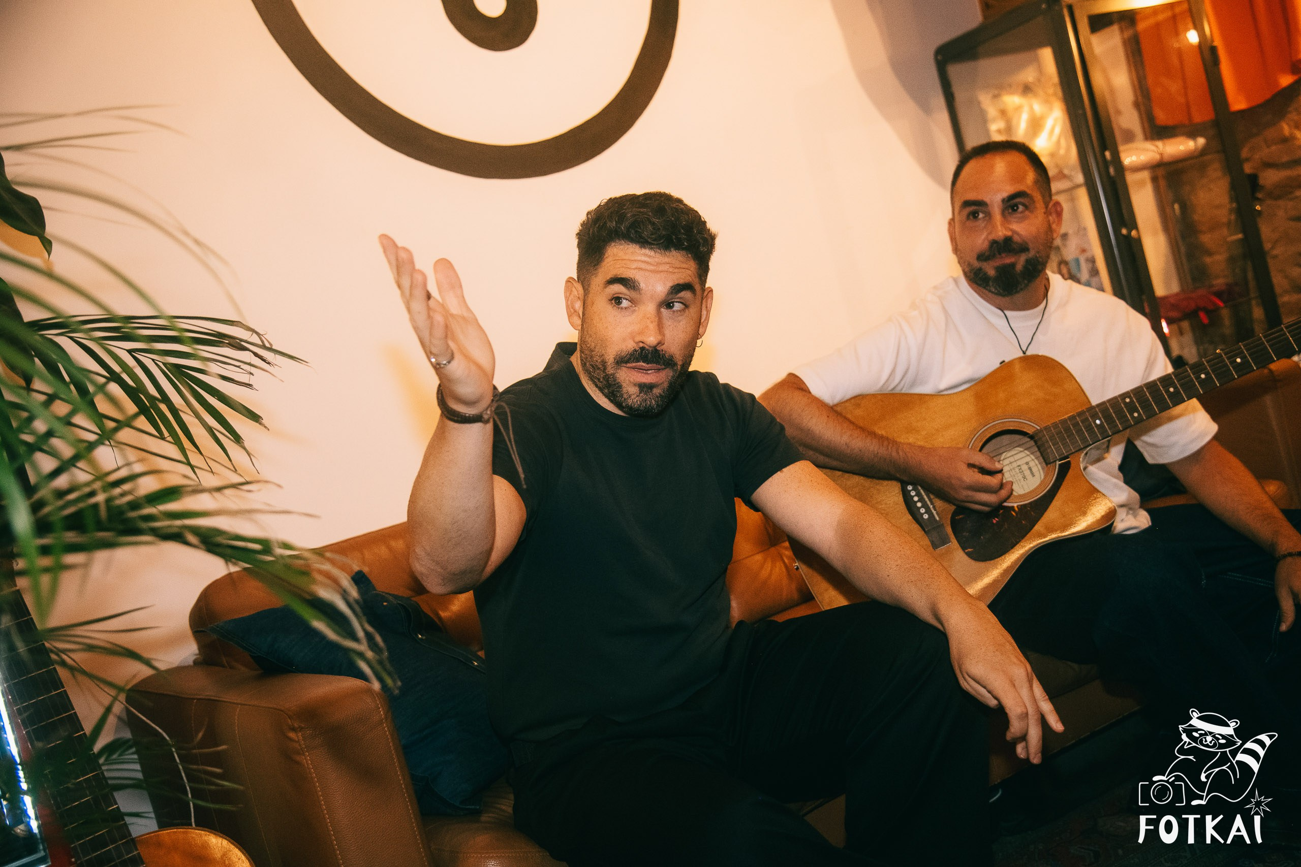 Diagnóstico Binario Launched Sinapsis with an Intimate Acoustic Set at Marilians Records, Madrid, 2026 | FOTKAI