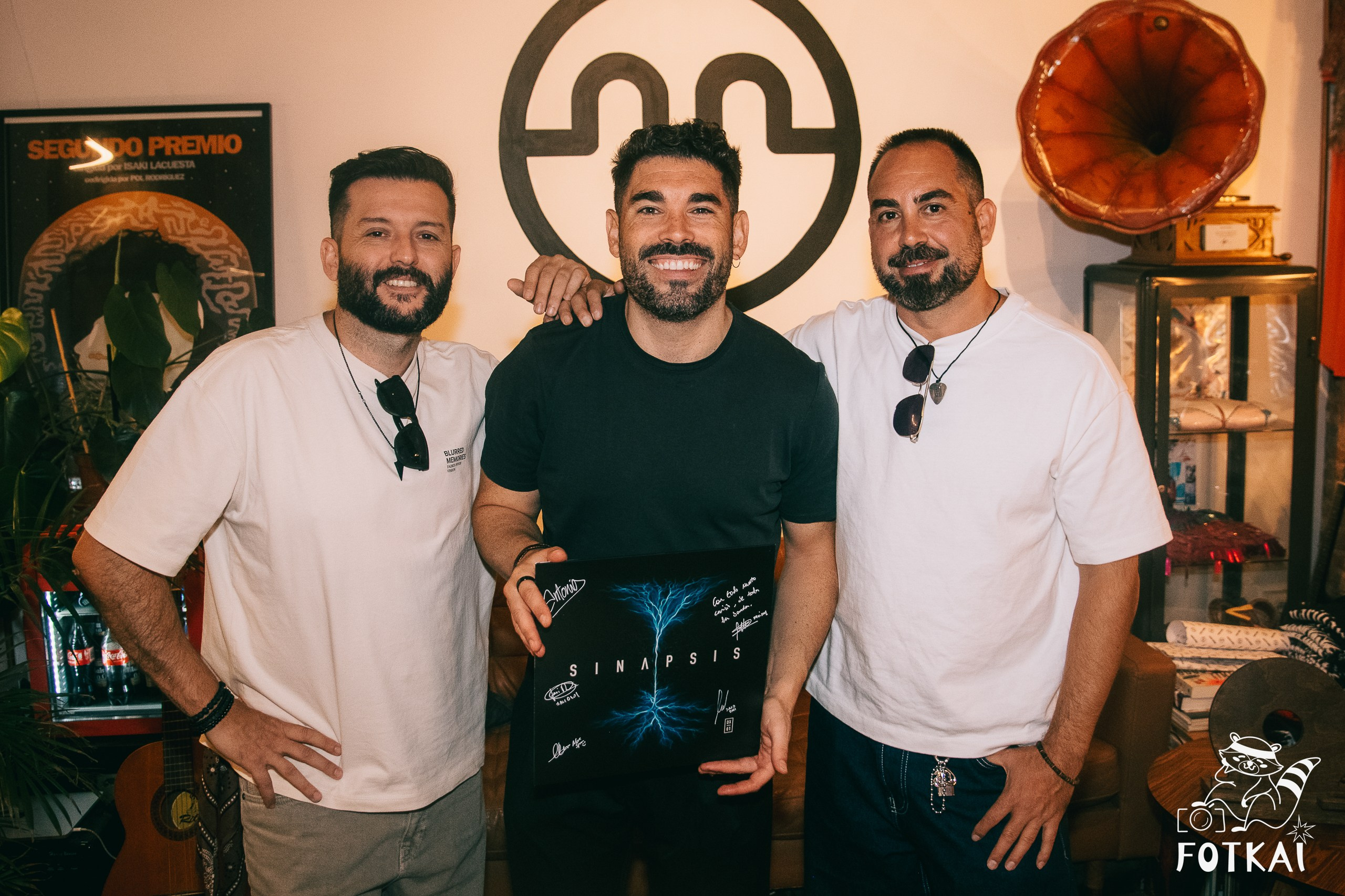 Diagnóstico Binario Launched Sinapsis with an Intimate Acoustic Set at Marilians Records, Madrid, 2026 | FOTKAI