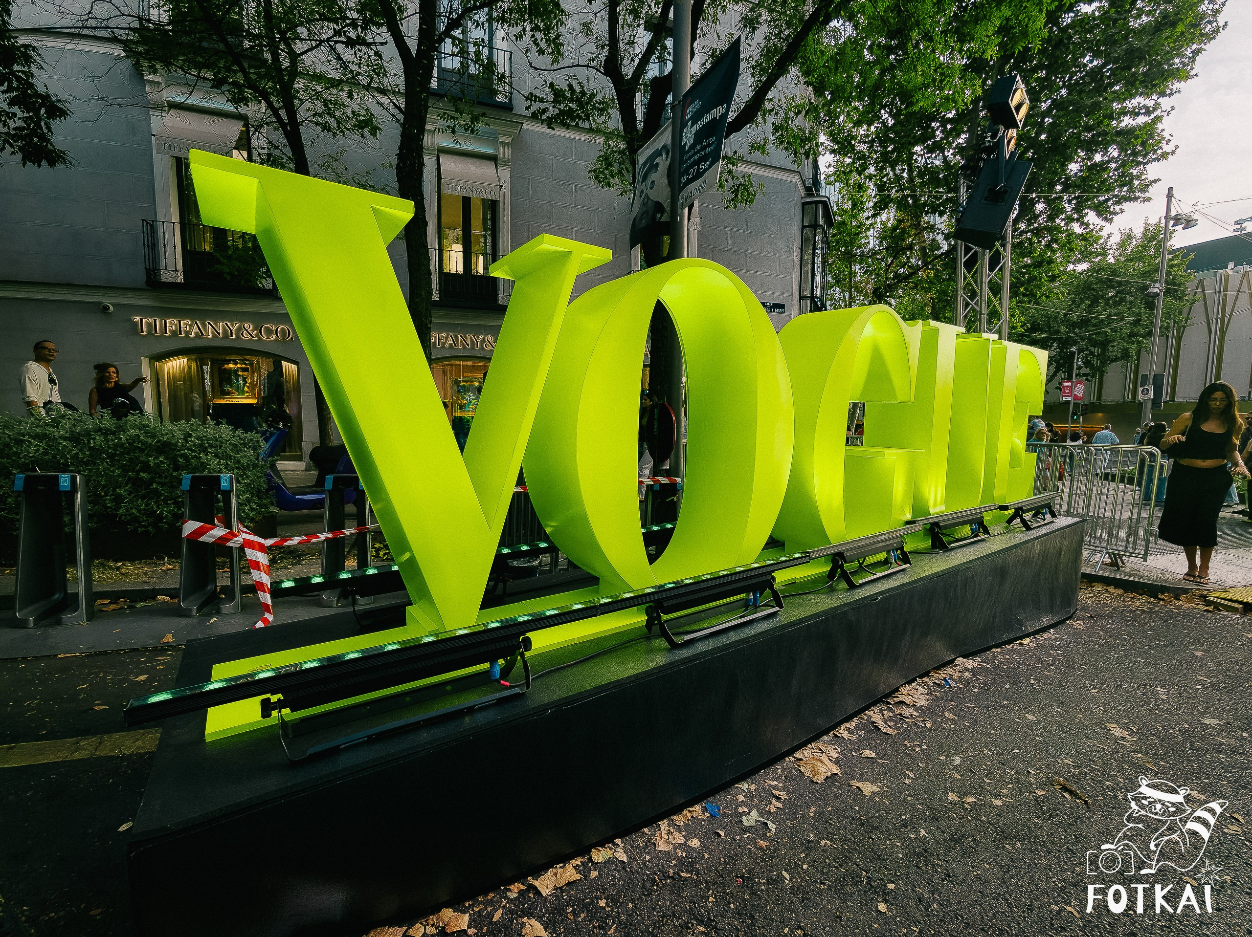 Vogue Fashion's Night Out в Мадриде 2026 — Viva Suecia, Katteyes и вся живая программа | FOTKAI