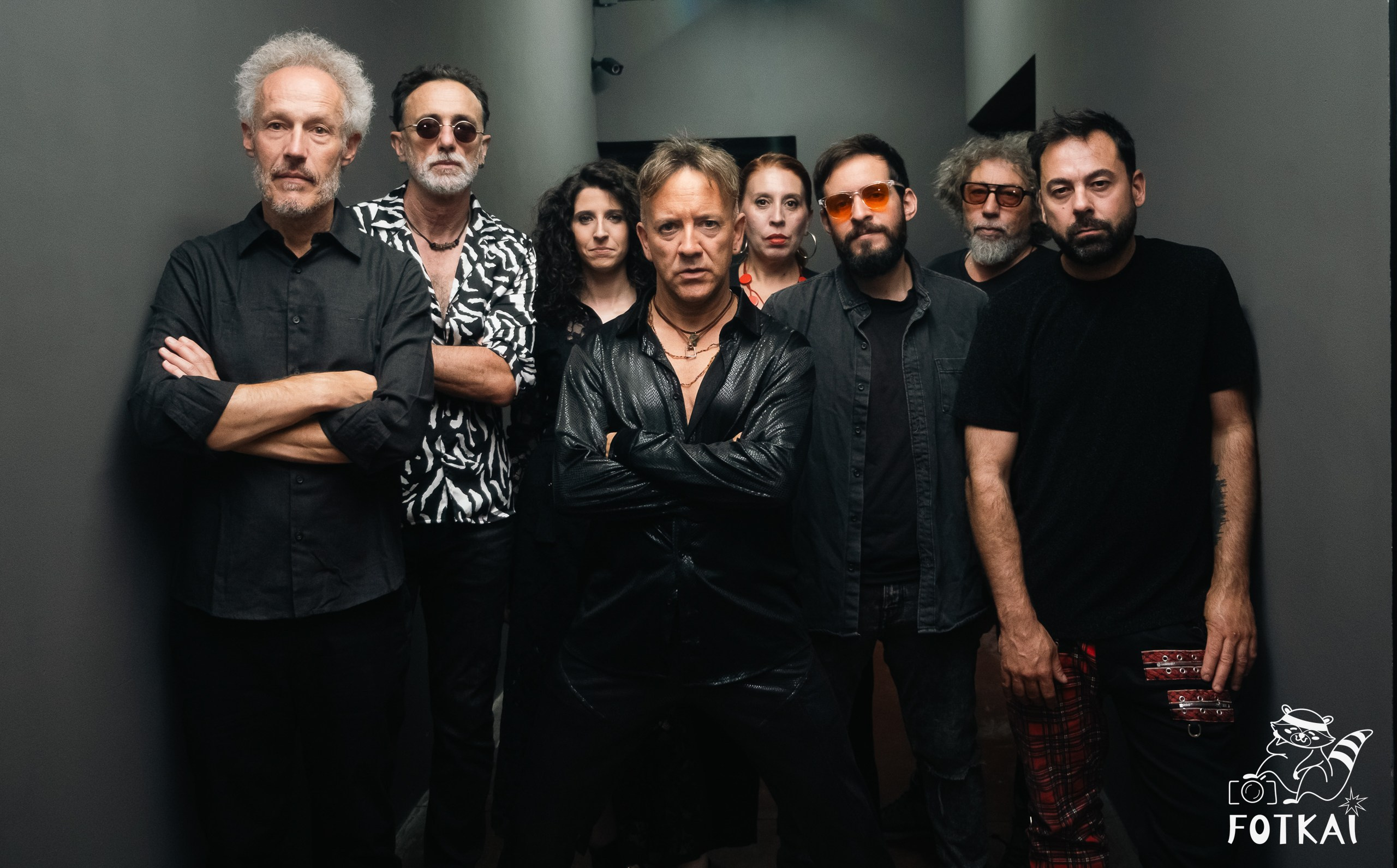 Blackstars revivió a David Bowie con 8 músicos en escena en la Sala Custom de Sevilla, 2026 | FOTKAI