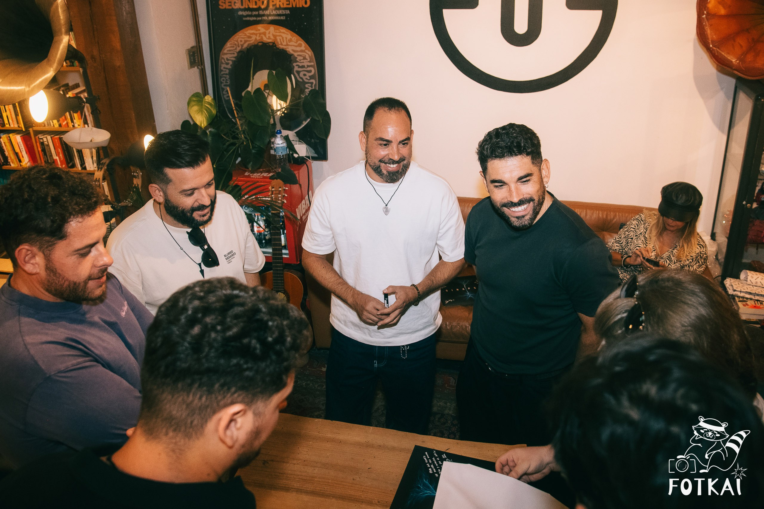 Diagnóstico Binario Launched Sinapsis with an Intimate Acoustic Set at Marilians Records, Madrid, 2026 | FOTKAI
