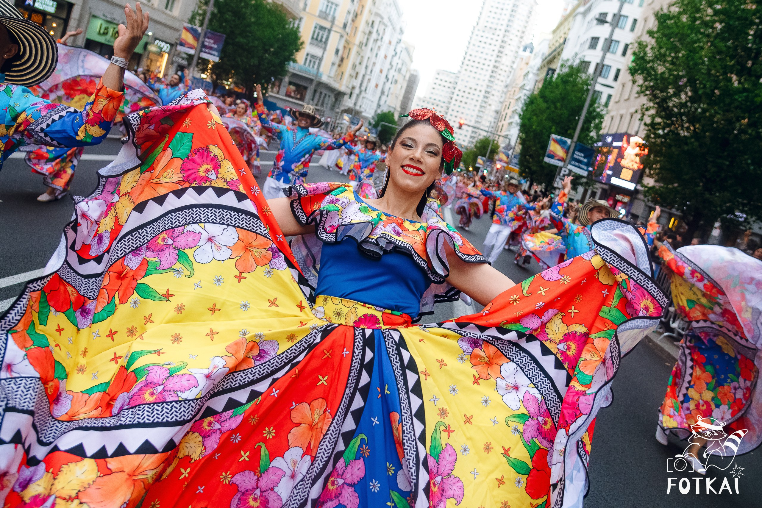 La Gran Cabalgata de la Hispanidad desfiló por la Gran Vía de Madrid — Fotos, 2026 | FOTKAI