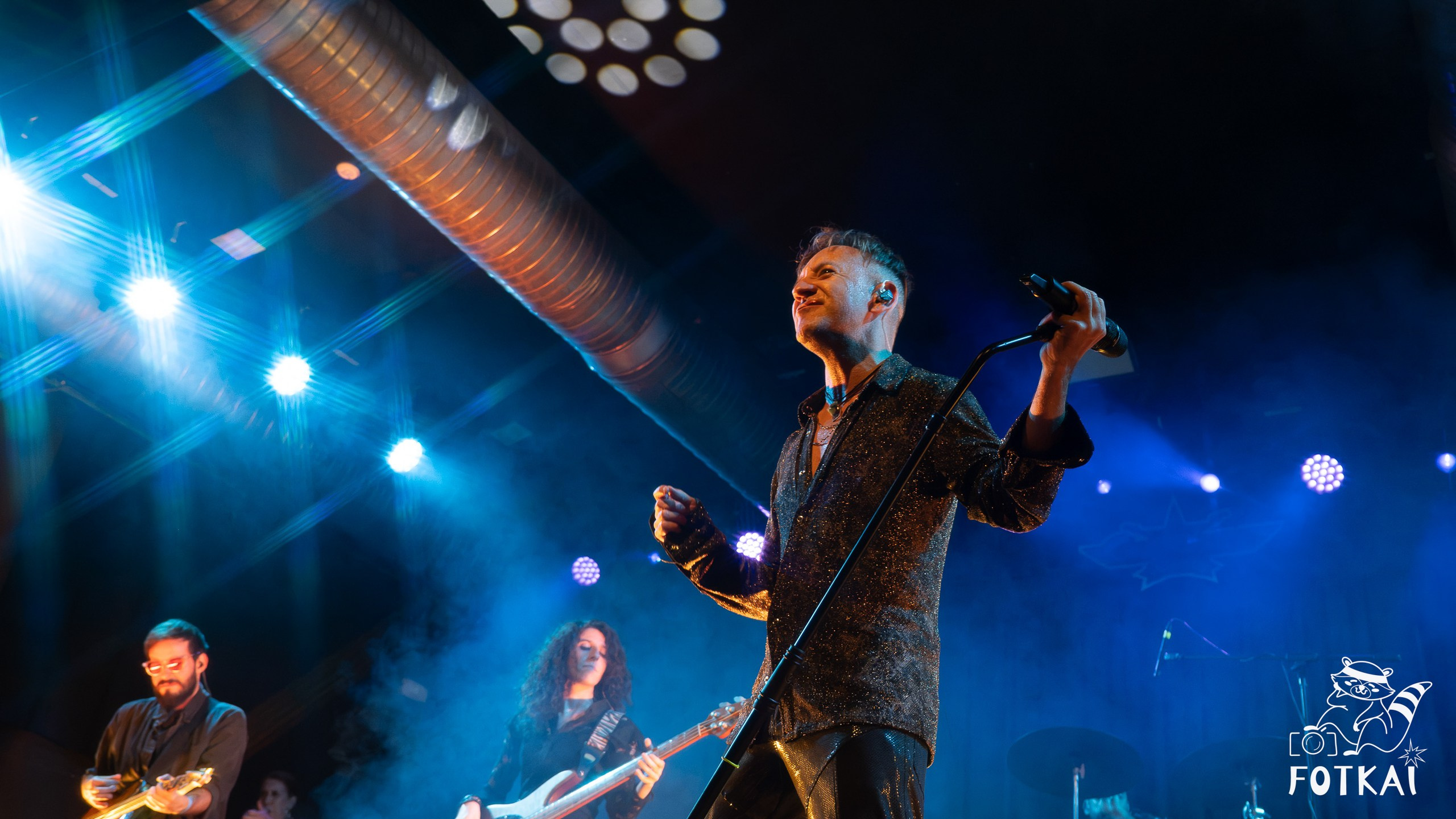 Blackstars revivió a David Bowie con 8 músicos en escena en la Sala Custom de Sevilla, 2026 | FOTKAI