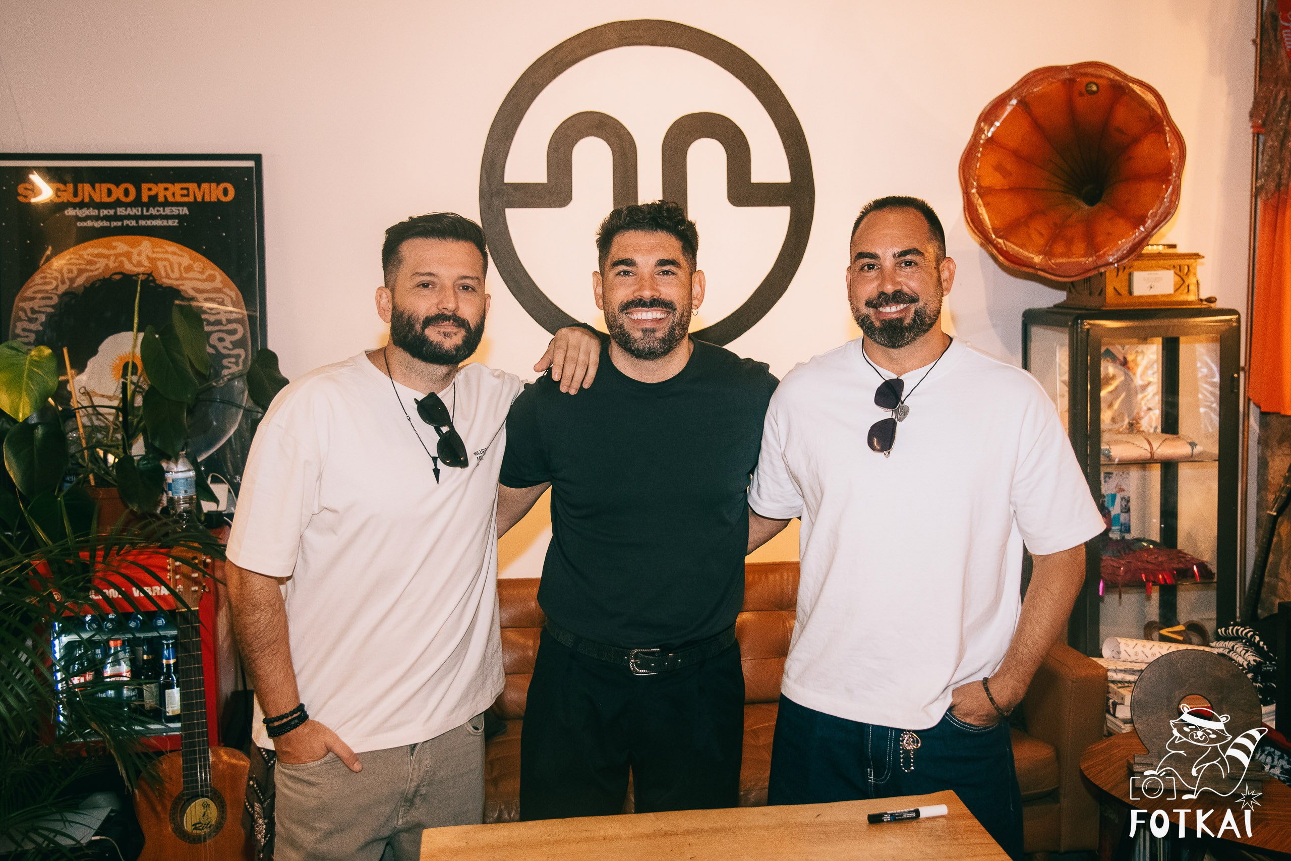 Diagnóstico Binario Launched Sinapsis with an Intimate Acoustic Set at Marilians Records, Madrid, 2026 | FOTKAI