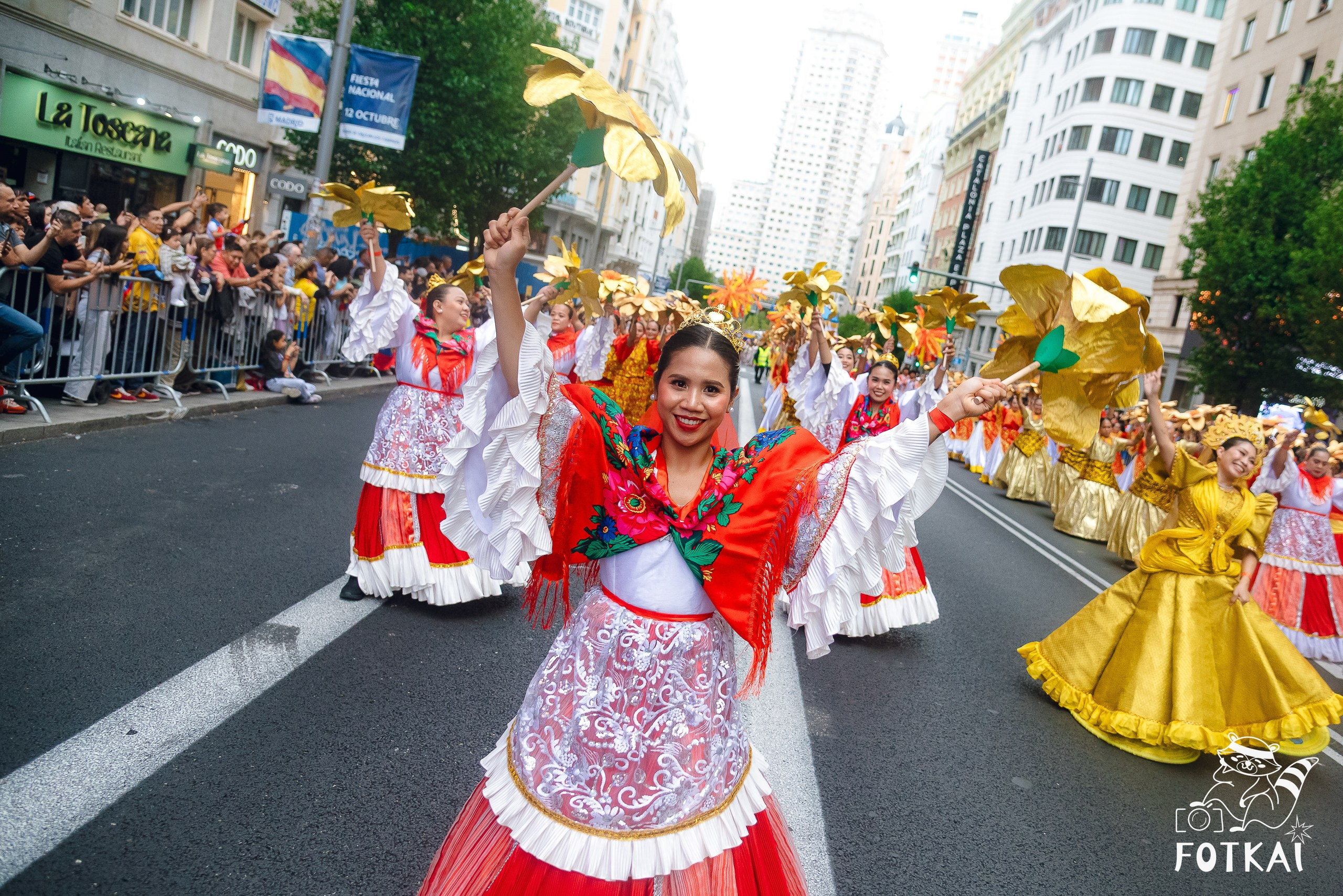 La Gran Cabalgata de la Hispanidad desfiló por la Gran Vía de Madrid — Fotos, 2026 | FOTKAI