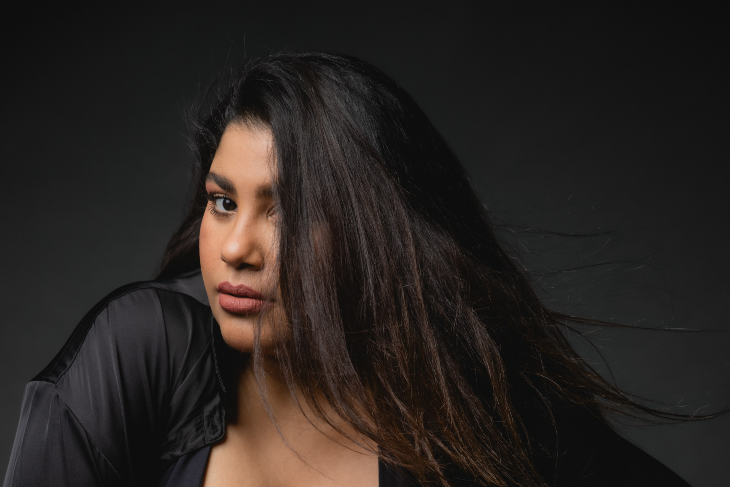 NOGLYSH. Anastasiia Antoniuk portrait, family and couple photographer, Portugal