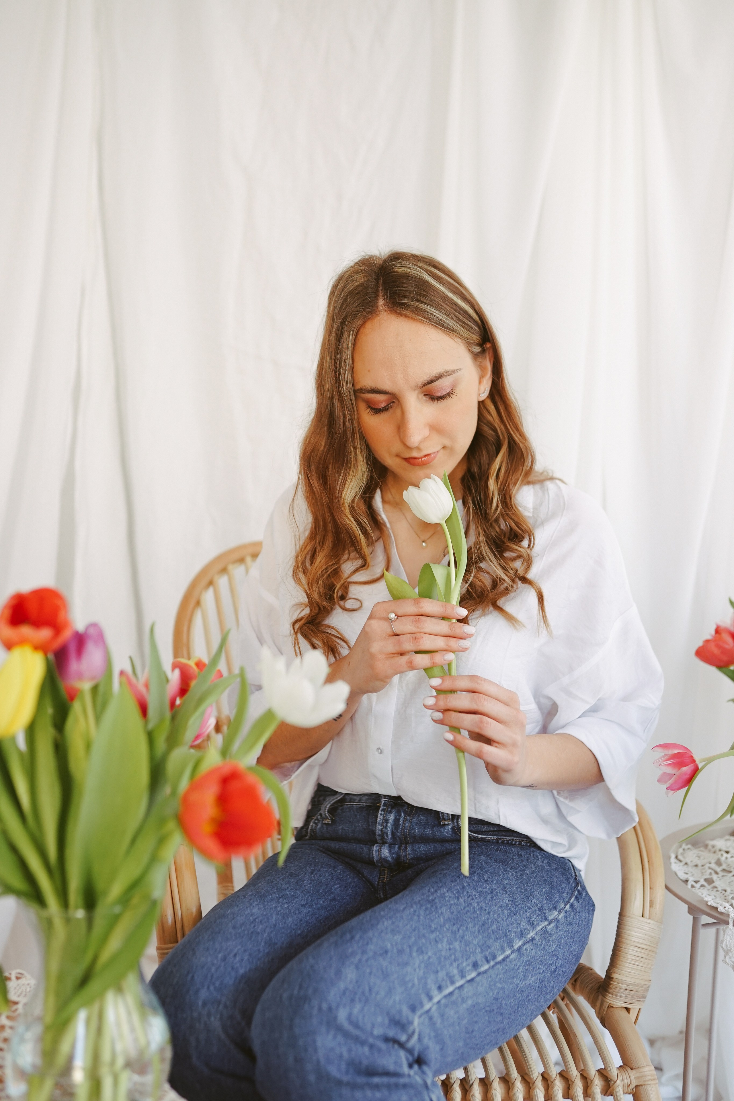 Ședințe Foto Primăvara Colorată Brașov | Mădălina Beda. Madalina Beda- Artist vizual, fotograf, doula la nastere, consultant babywearing Brasov si in toata tara