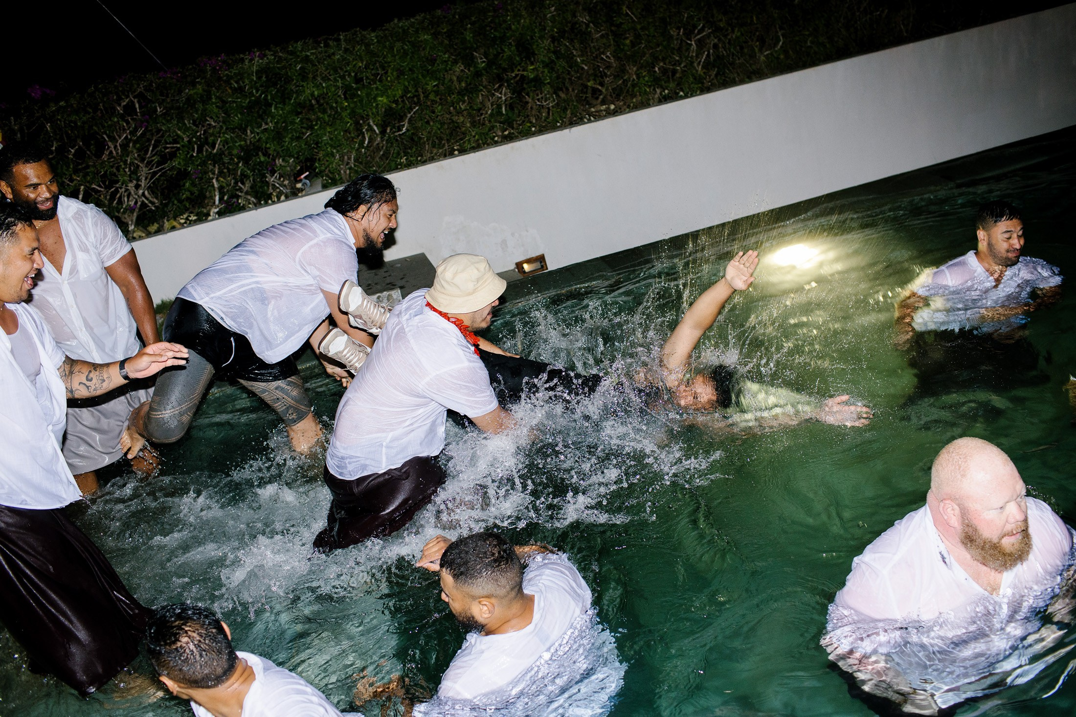 Big funny wedding with guests in paradise Bali island. Get.it.feel — Aesthetic Photography and Videography