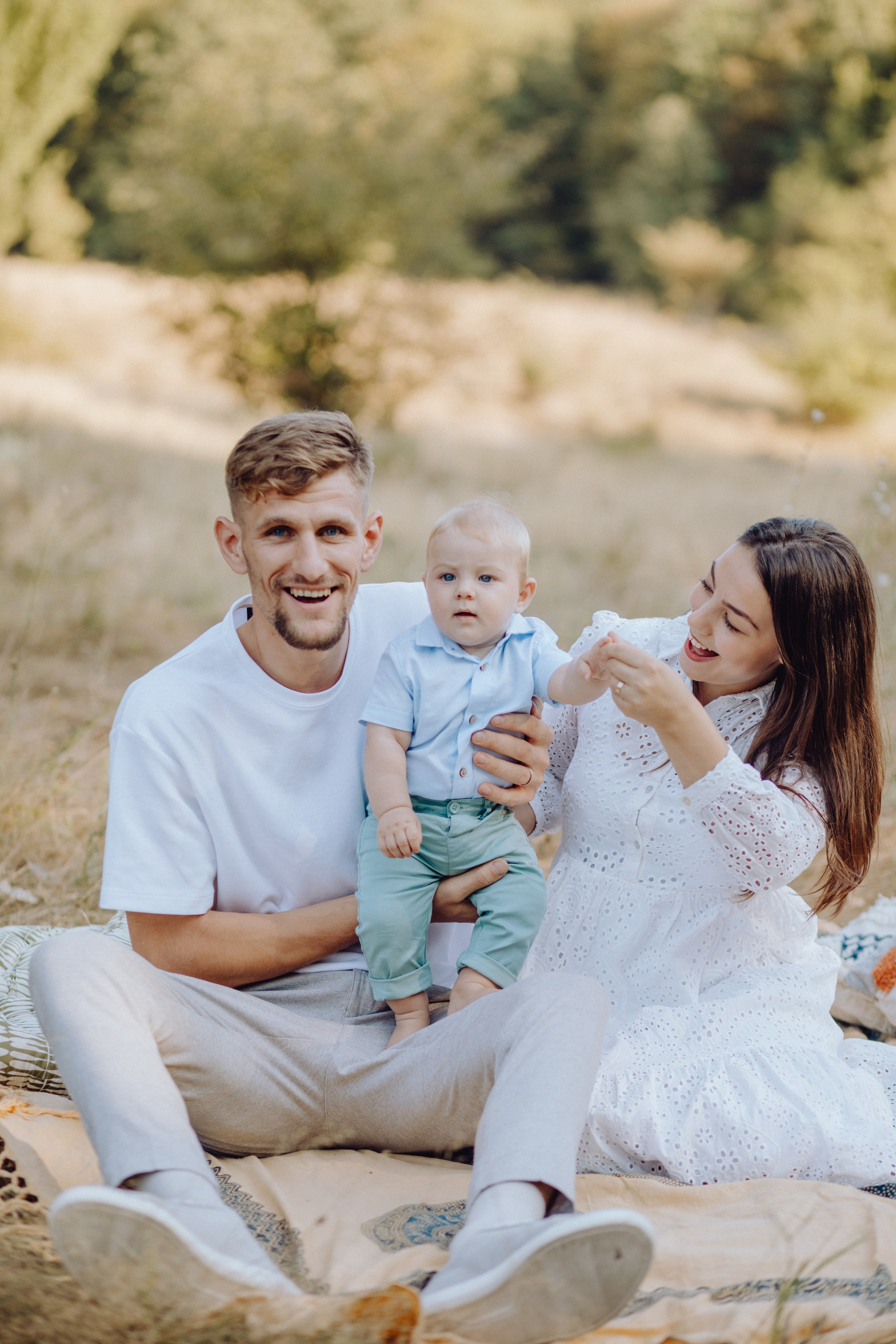 Beni & Adina. Wedding & couple photographer from Romania Rut Vetan