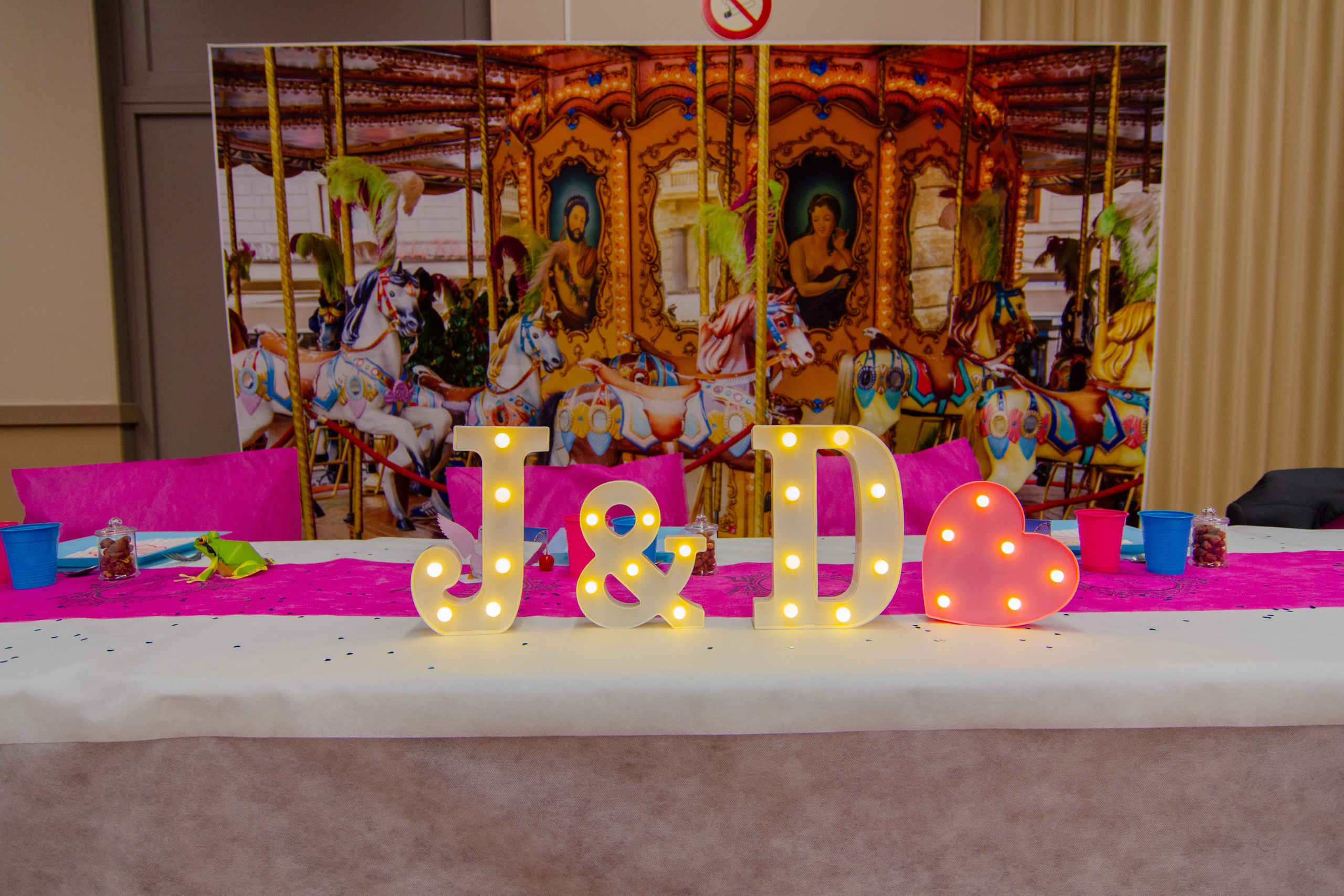 Julie & Denis | Mariage style Scania. Photo studio “Partage ton bonheur” — Family photographer near Châtellerault, Poitiers, and Tours